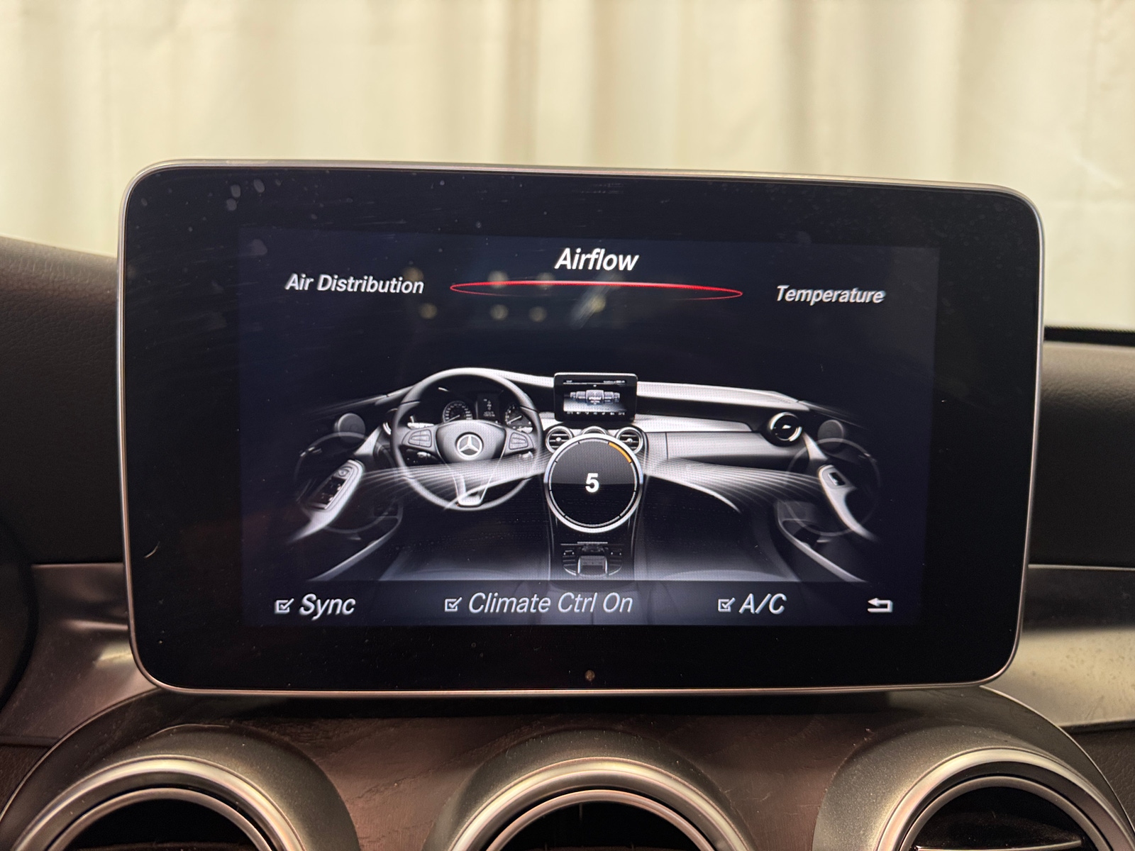 Thumbnail: 2015 Mercedes-Benz C-Class - 3