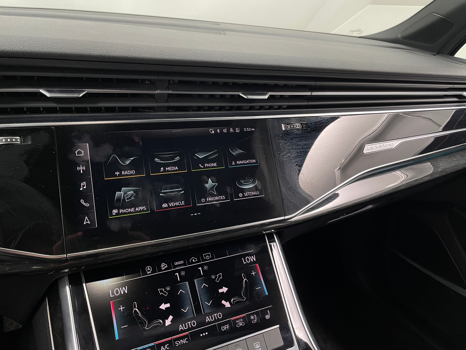 Thumbnail: 2022 Audi Q7 - 3