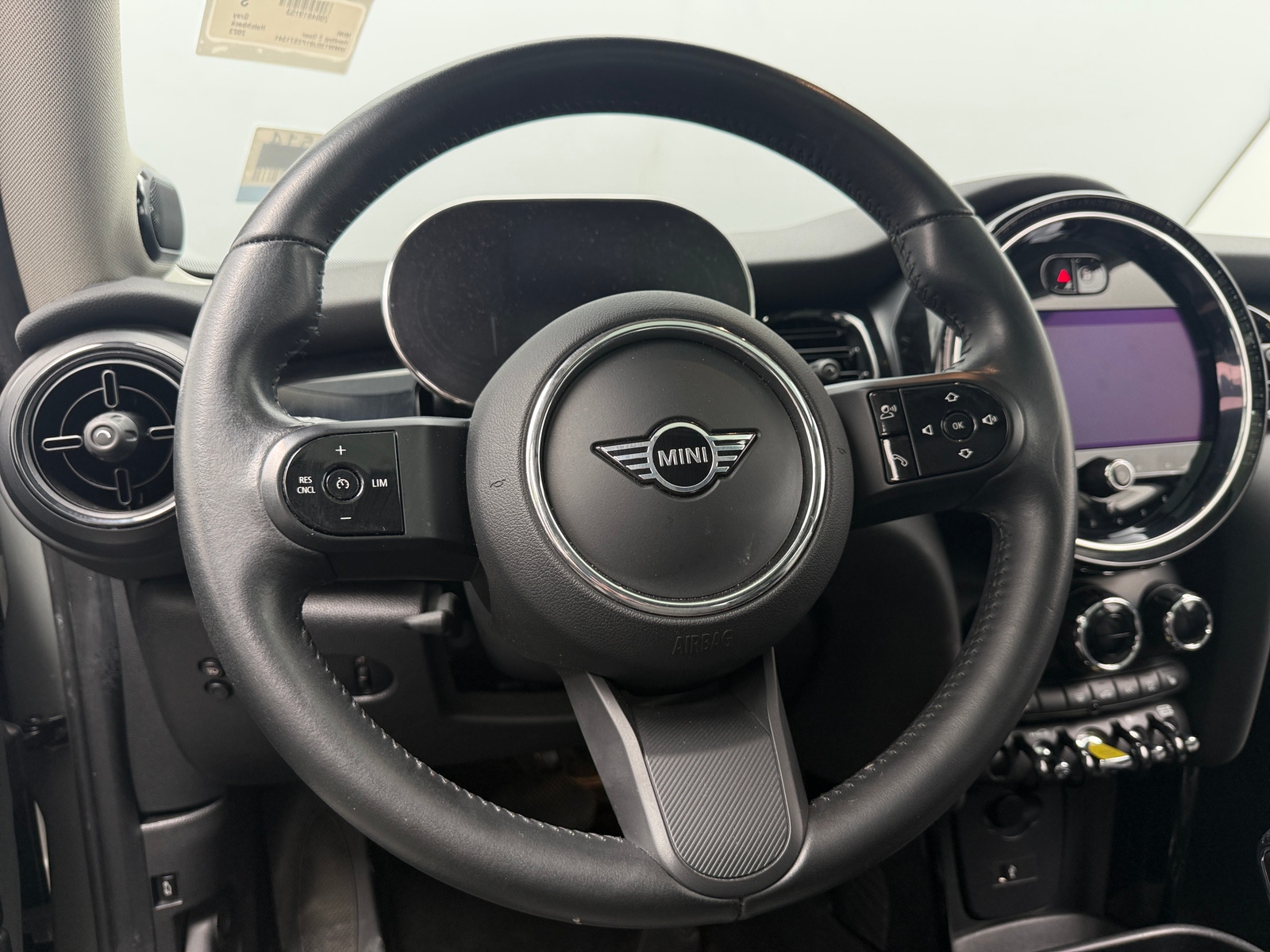 Thumbnail: 2023 MINI Cooper Hardtop - 4
