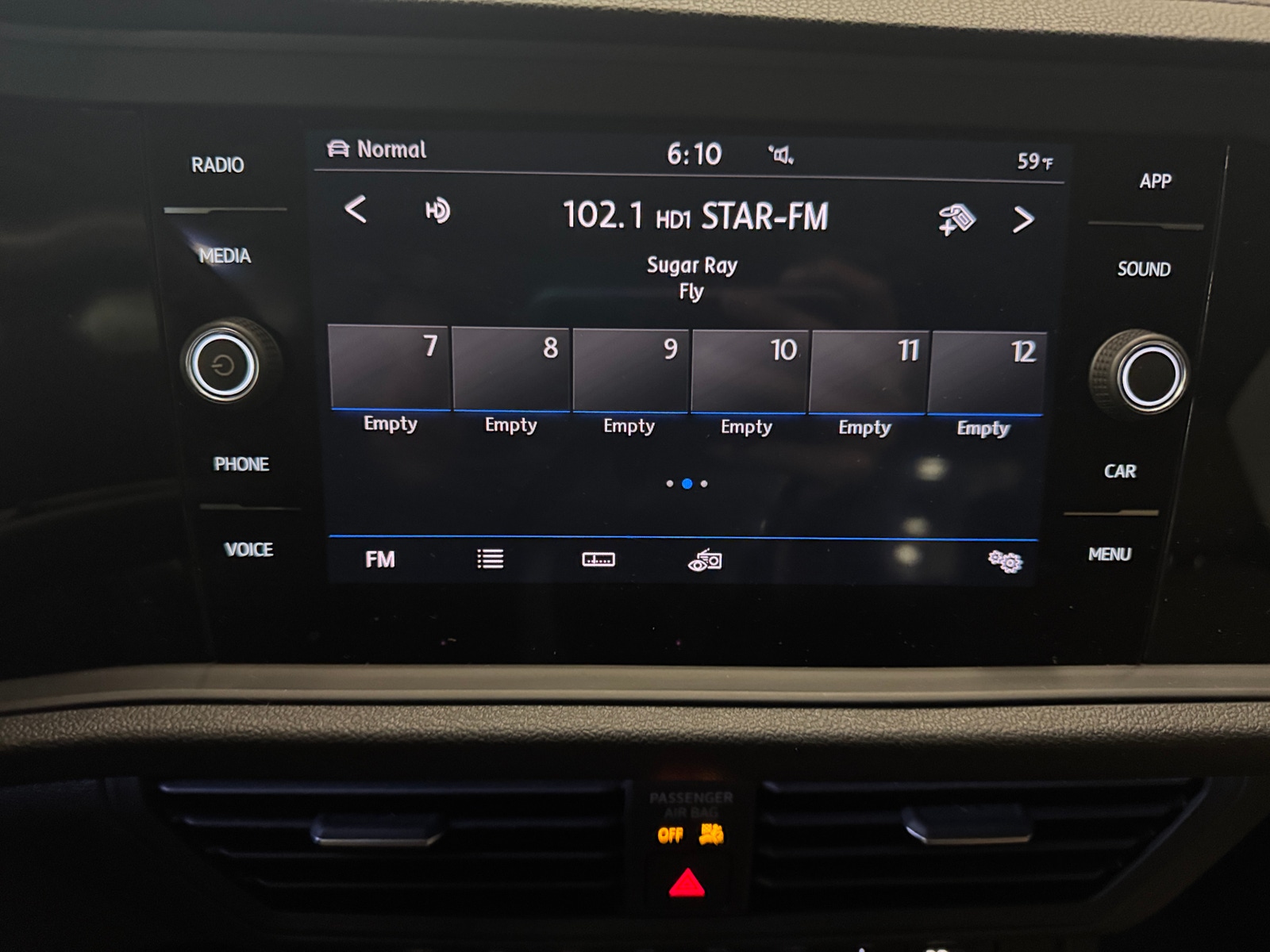Thumbnail: 2019 Volkswagen Jetta - 3