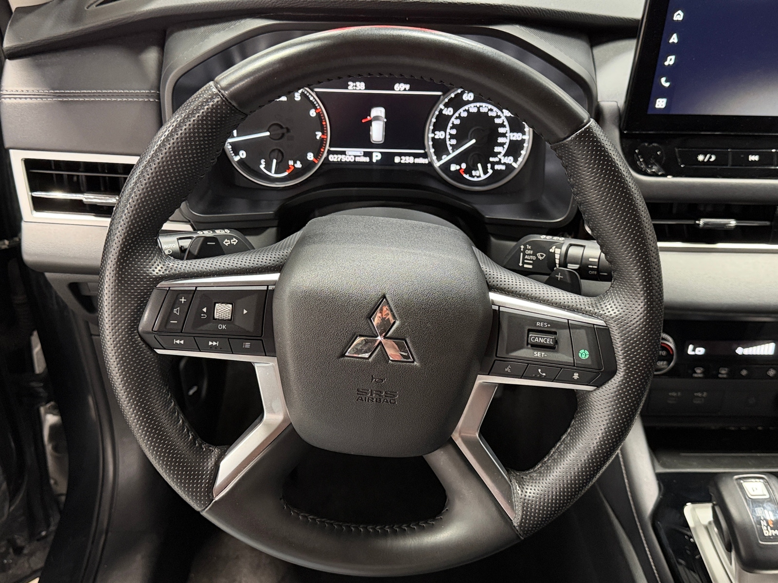 Thumbnail: 2025 Mitsubishi Outlander - 4