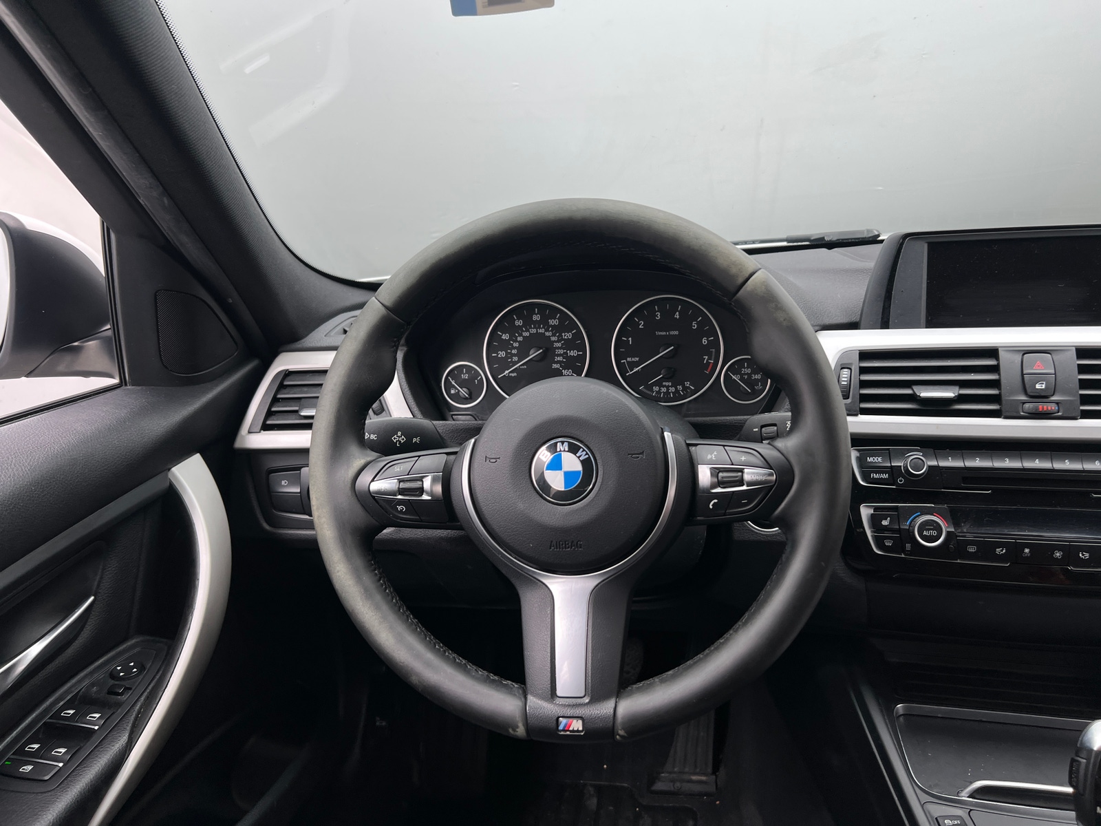 Thumbnail: 2016 BMW 3 Series - 4