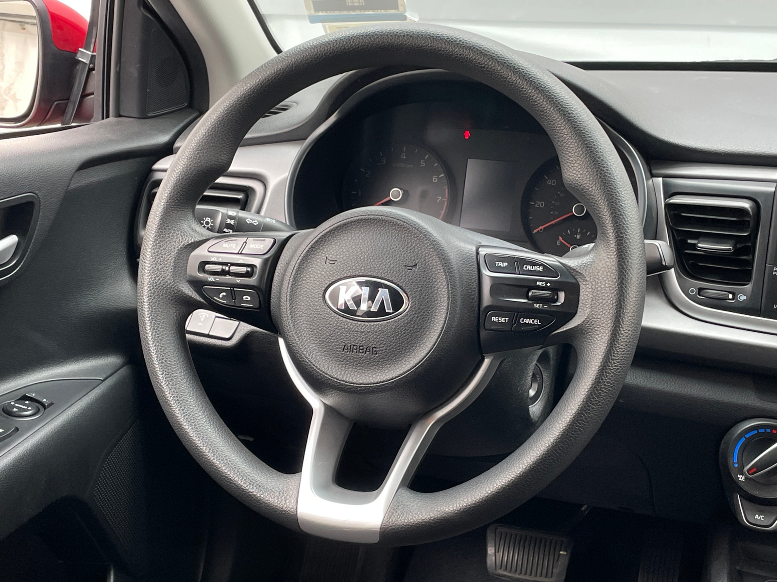 Thumbnail: 2018 Kia Rio - 5