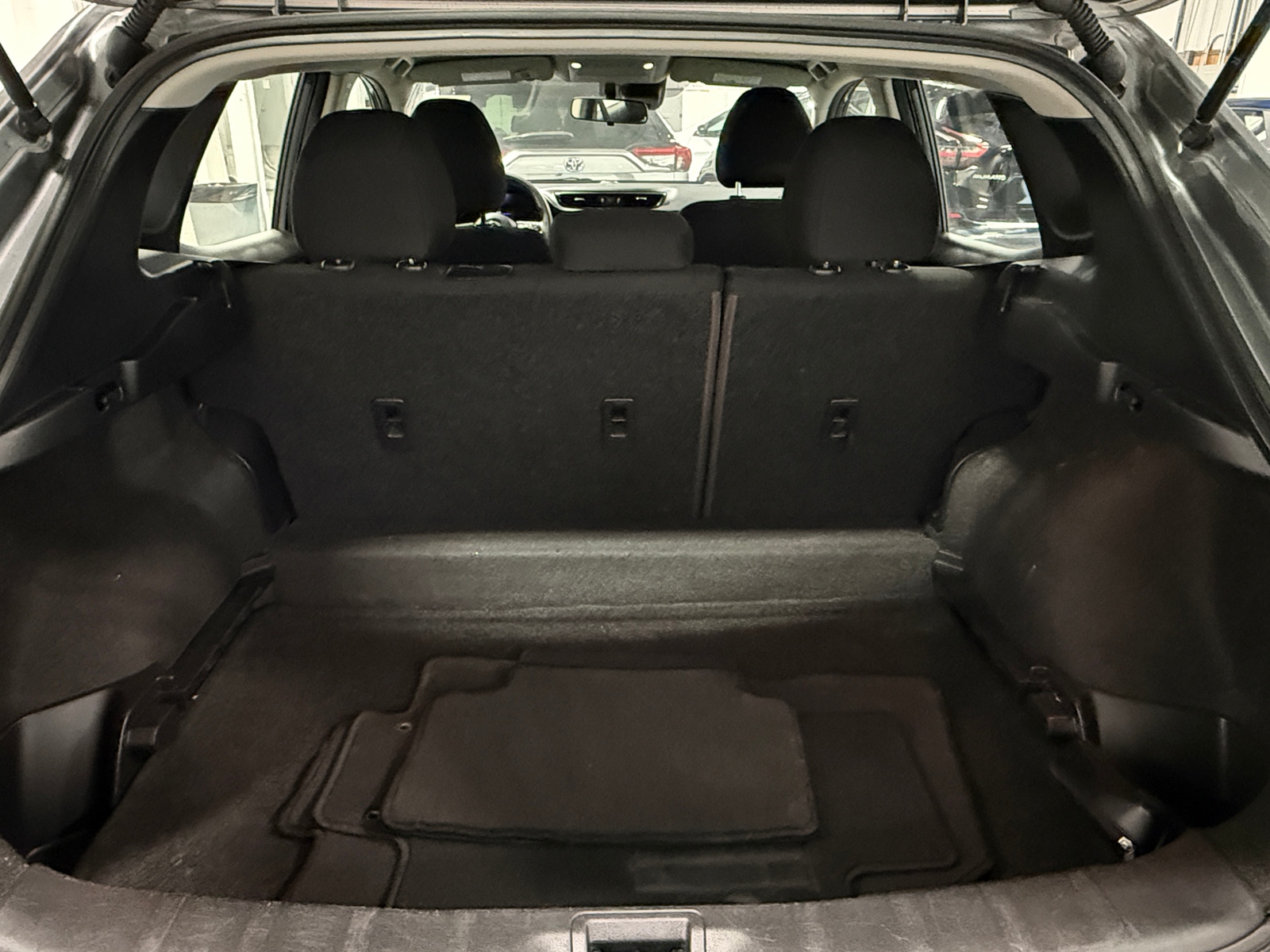 Thumbnail: 2021 Nissan Rogue Sport - 7