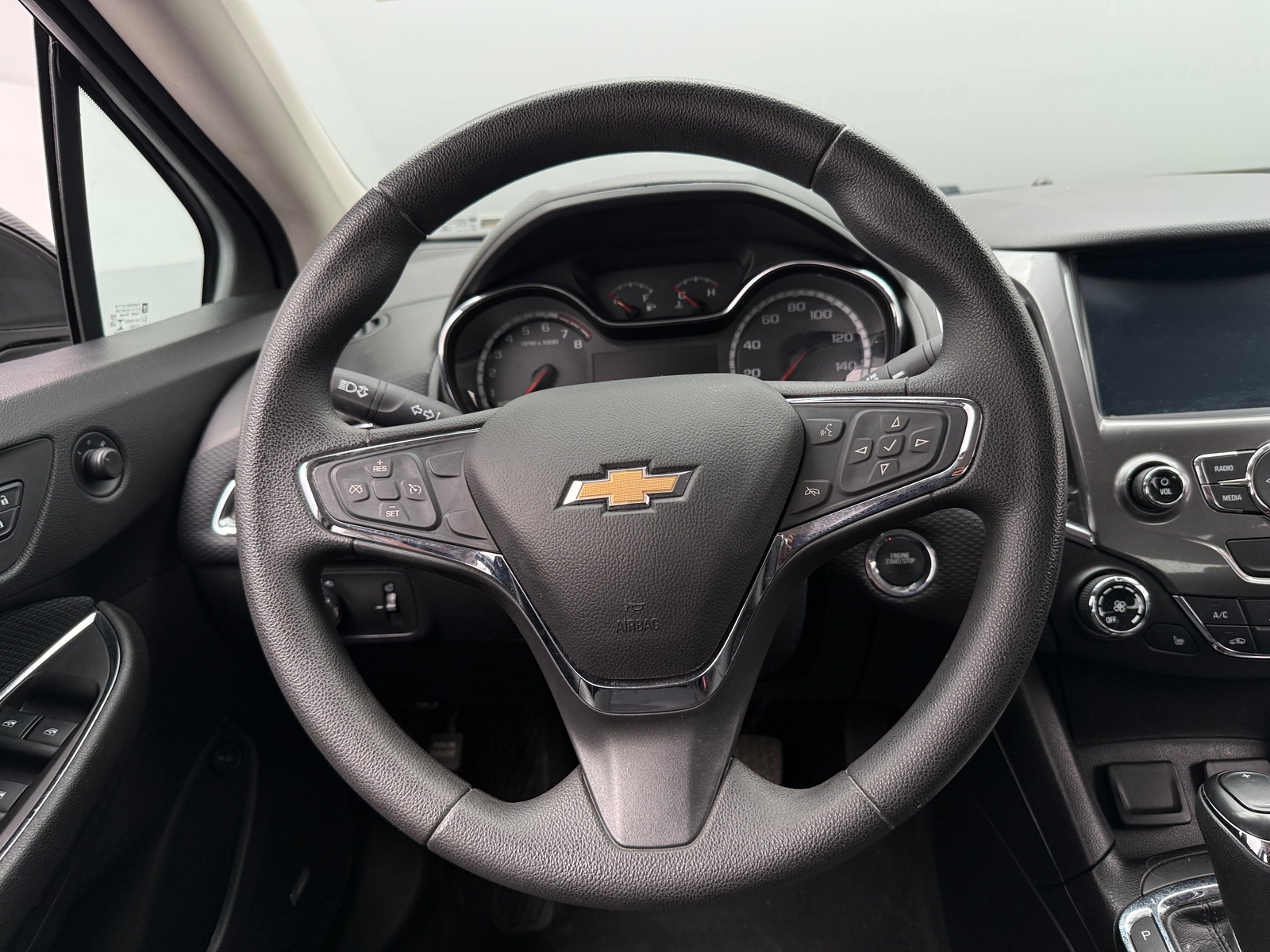 Thumbnail: 2017 Chevrolet Cruze - 5