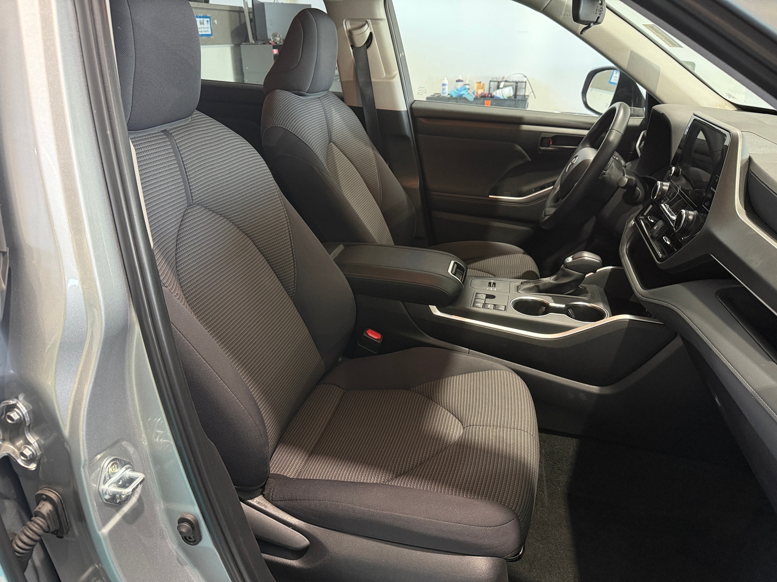 Thumbnail: 2025 Toyota Highlander - 2