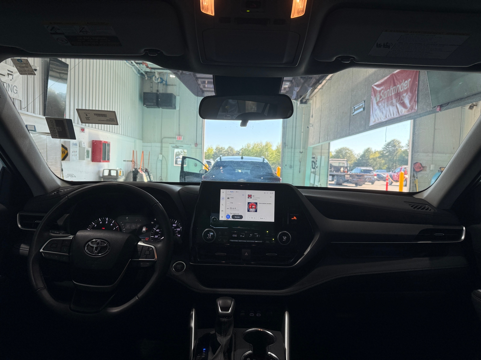 Thumbnail: 2025 Toyota Highlander - 3