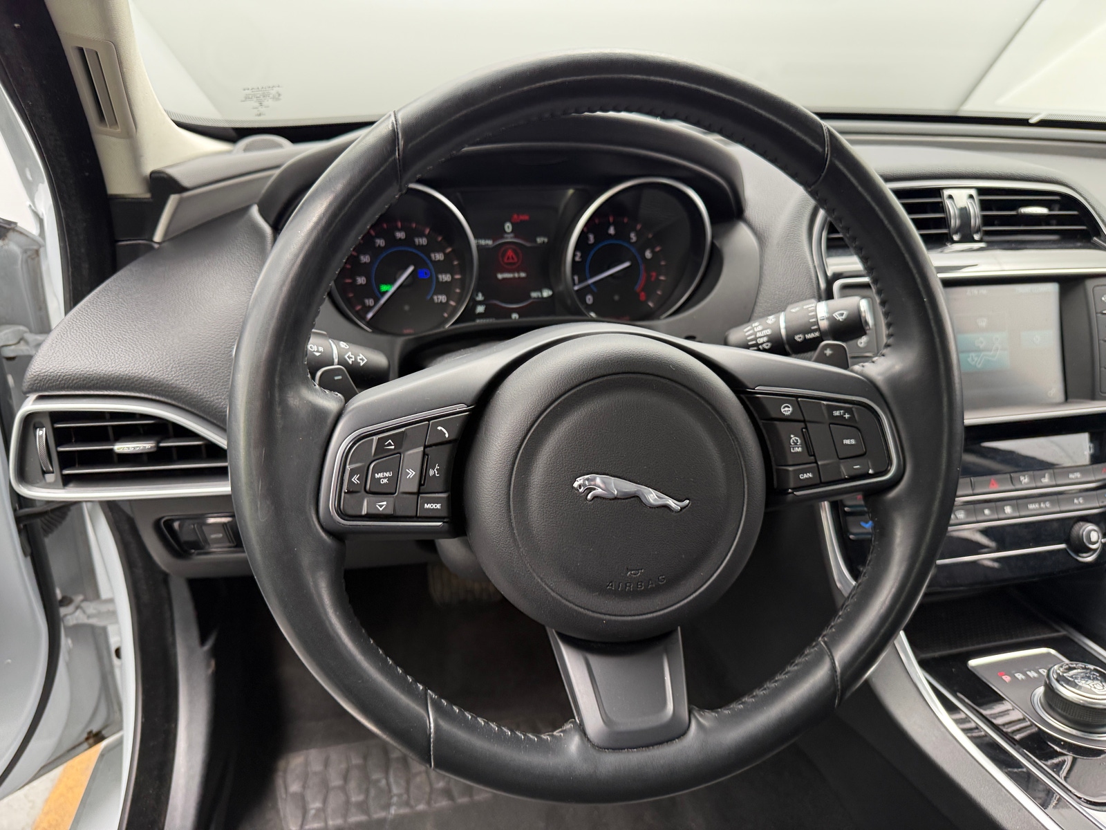 Thumbnail: 2017 Jaguar XE - 4