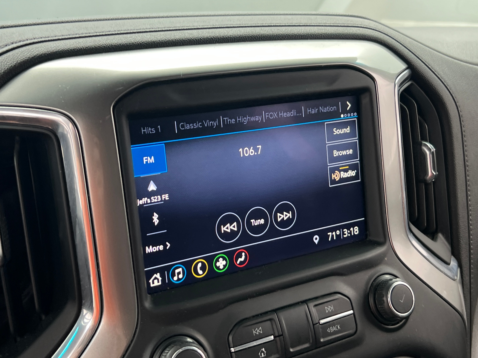 Thumbnail: 2019 Chevrolet Silverado 1500 - 4
