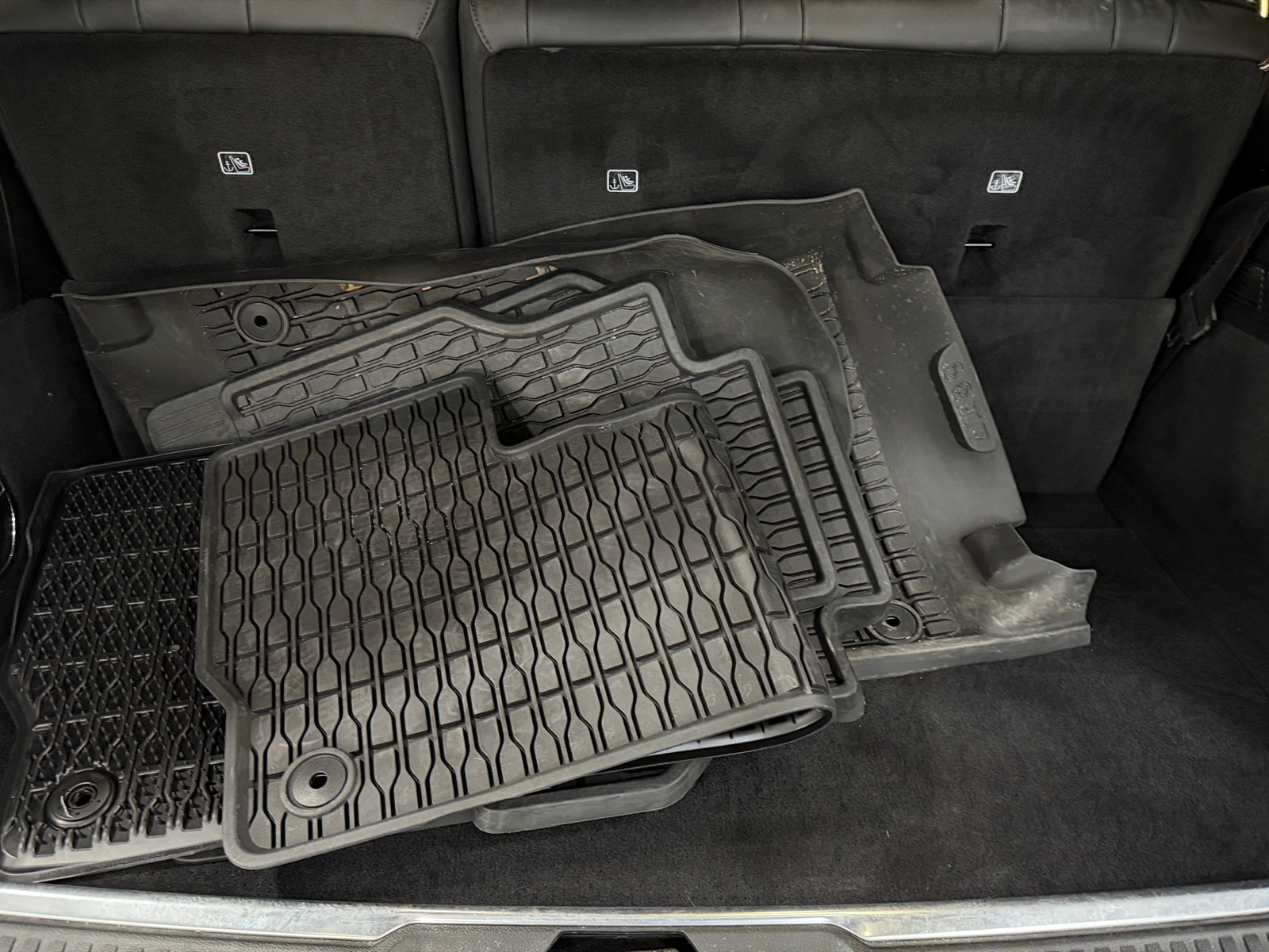 Thumbnail: 2022 Jeep Grand Wagoneer - 6