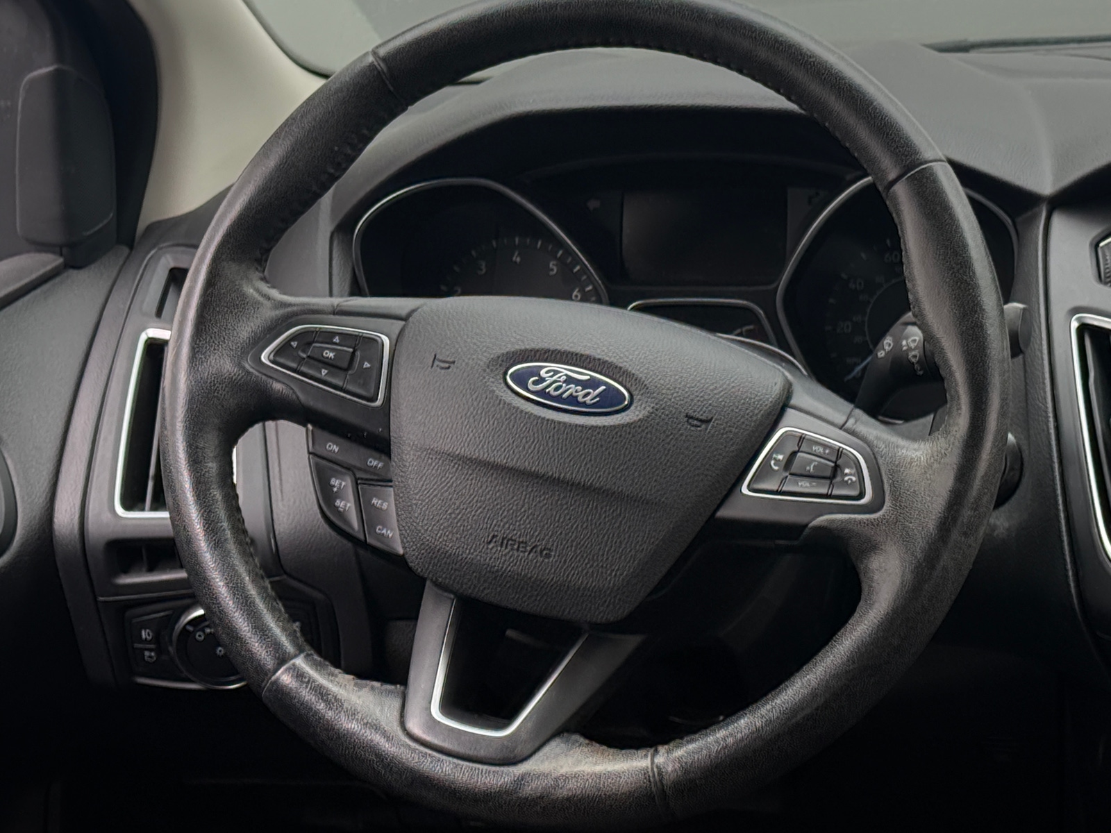 Thumbnail: 2017 Ford Focus - 4