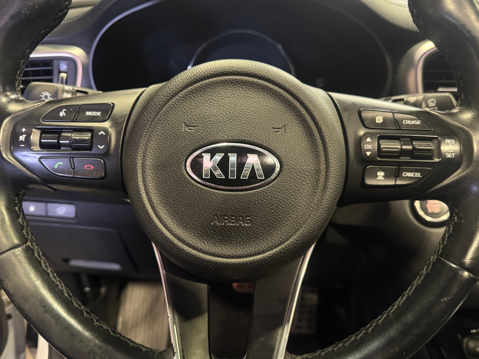 Thumbnail: 2018 Kia Sorento - 4