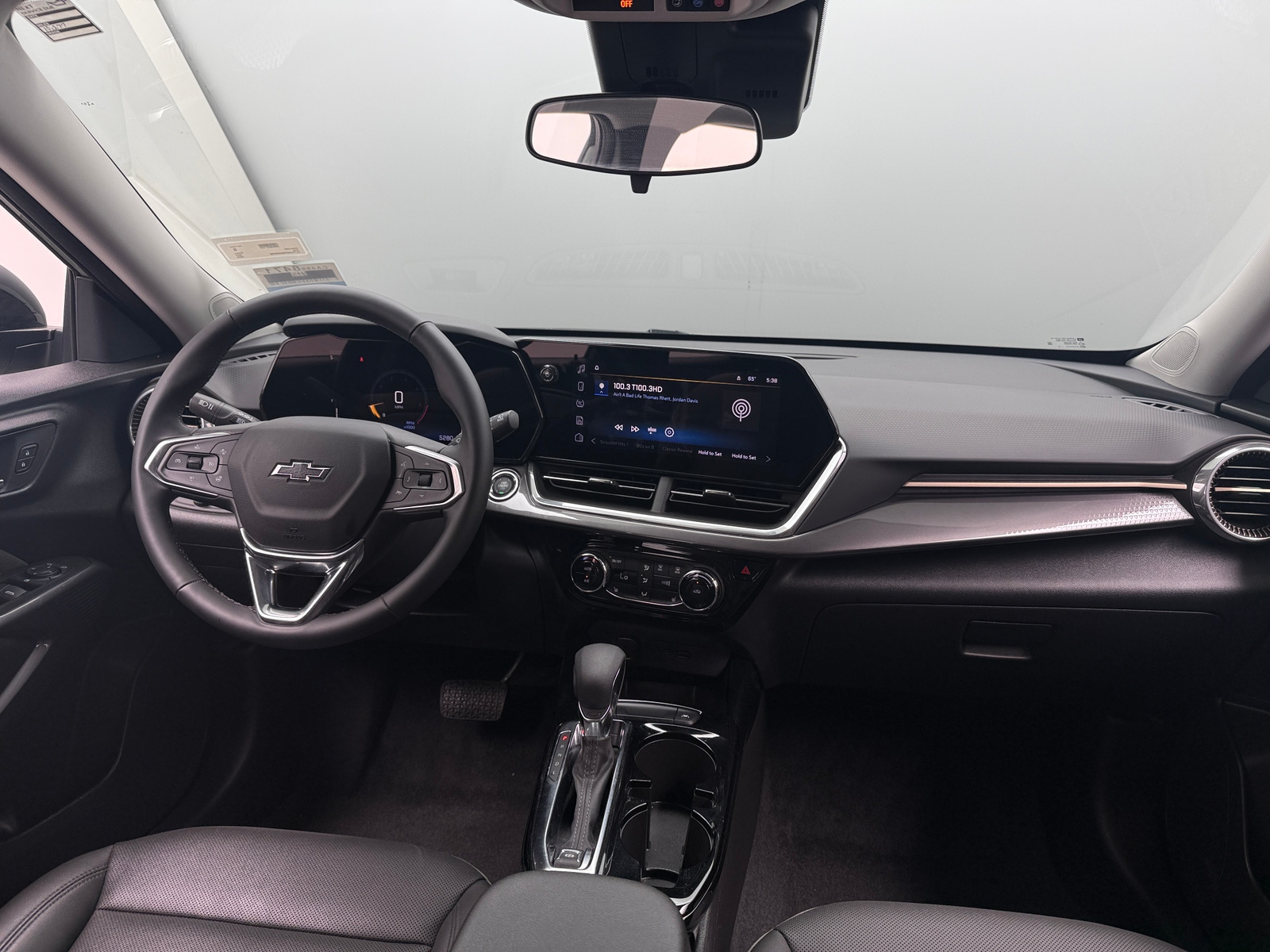 Thumbnail: 2025 Chevrolet Trax - 2