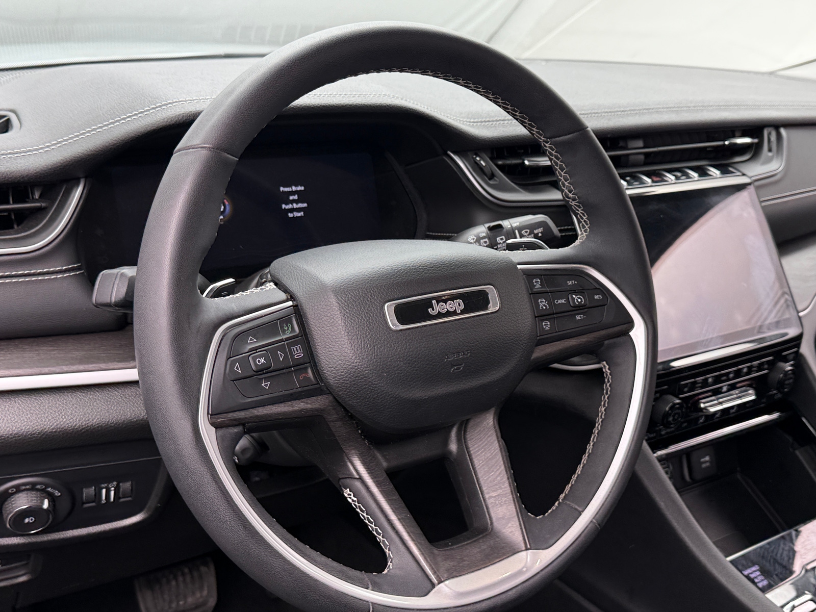 Thumbnail: 2023 Jeep Grand Cherokee L - 4