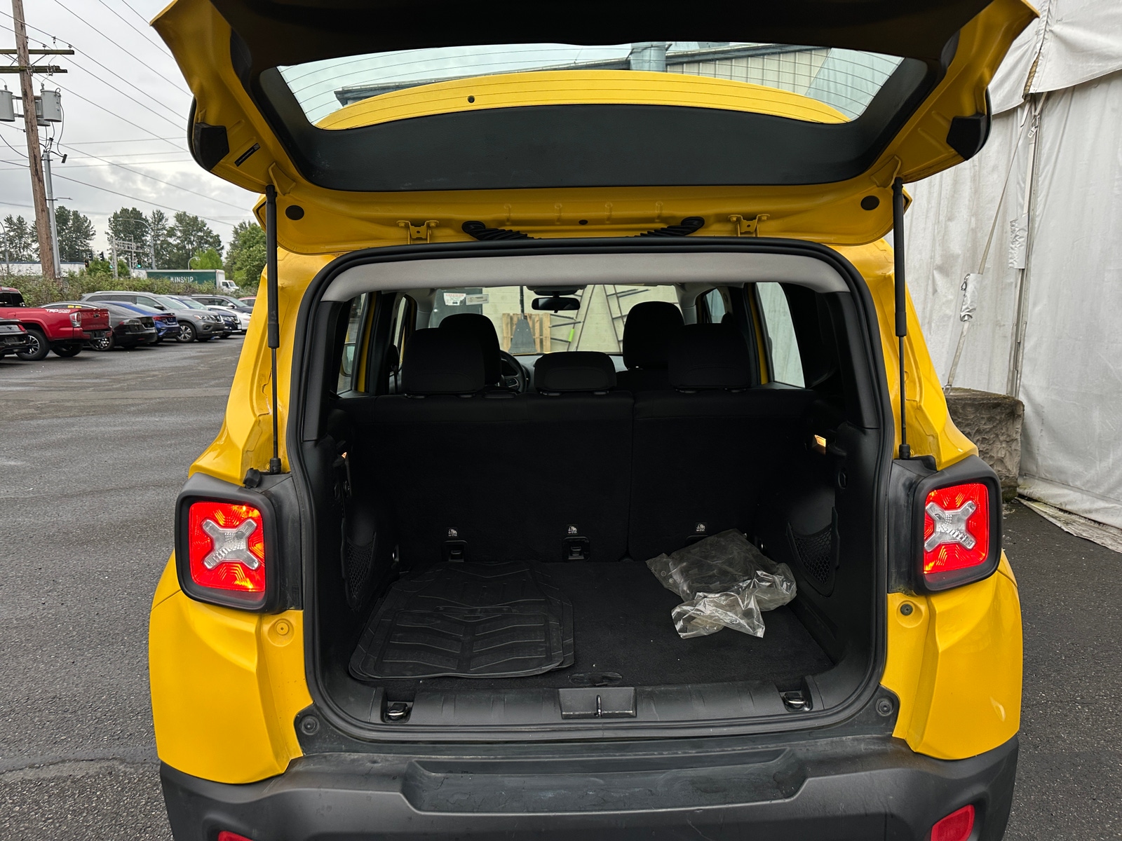 Thumbnail: 2016 Jeep Renegade - 7