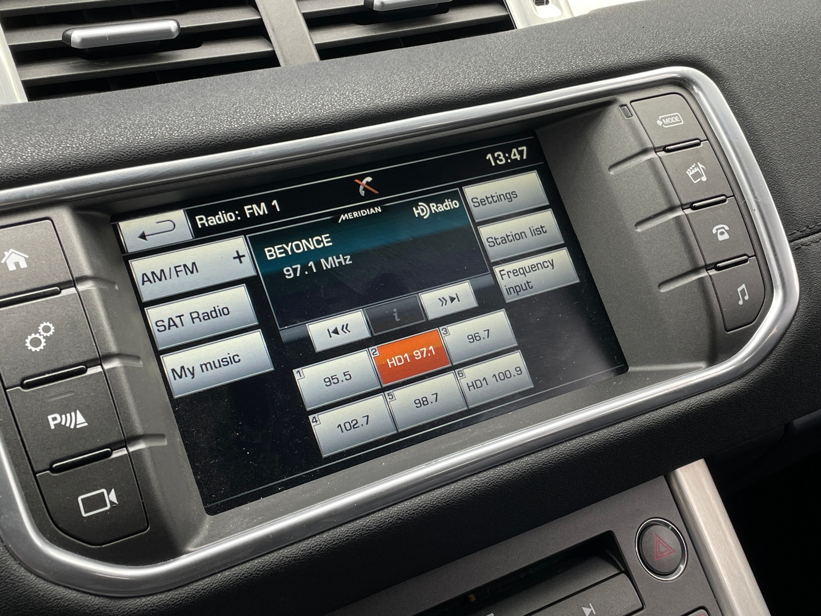 Thumbnail: 2016 Land Rover Range Rover Evoque - 3