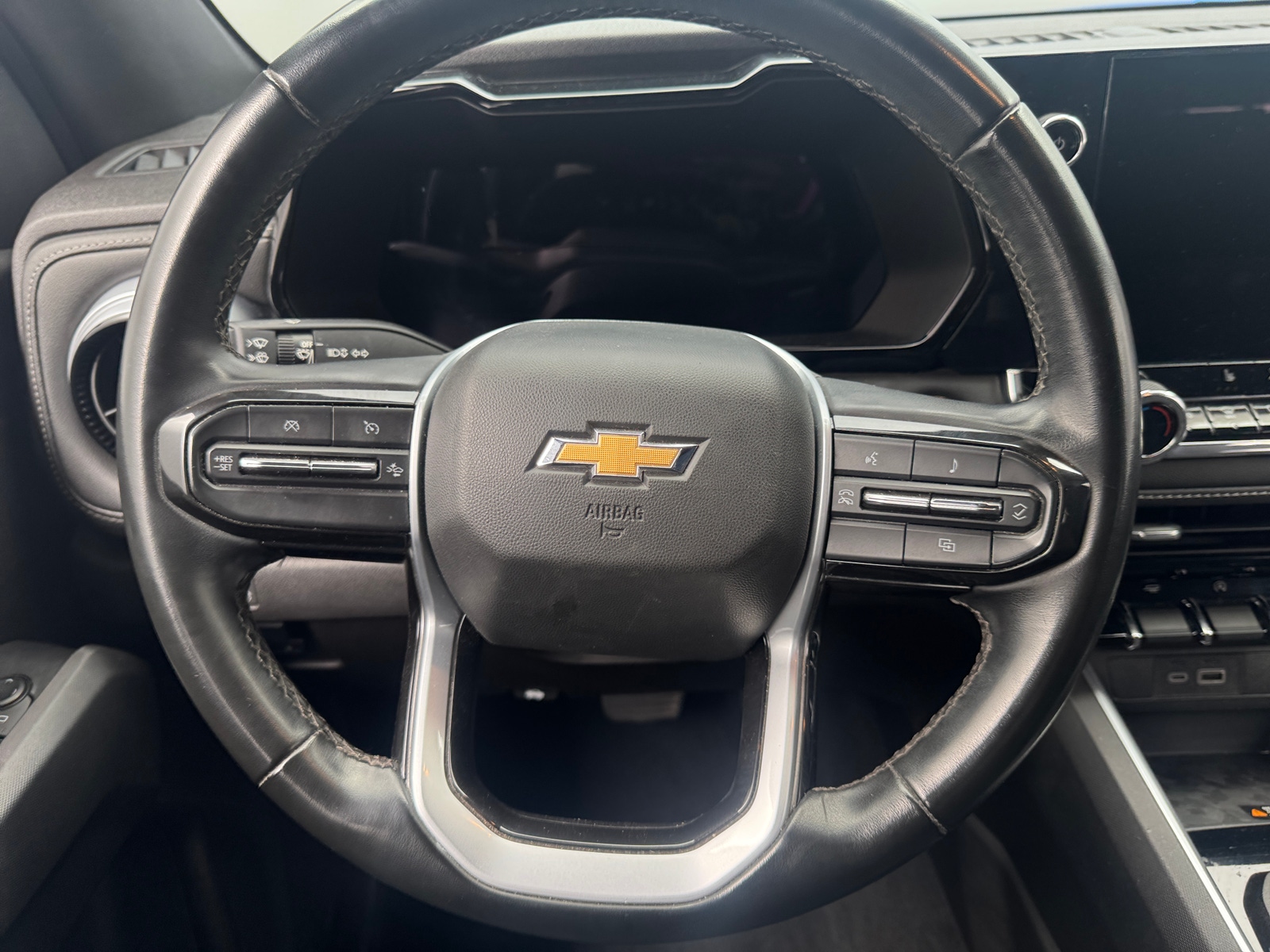 Thumbnail: 2023 Chevrolet Colorado - 5