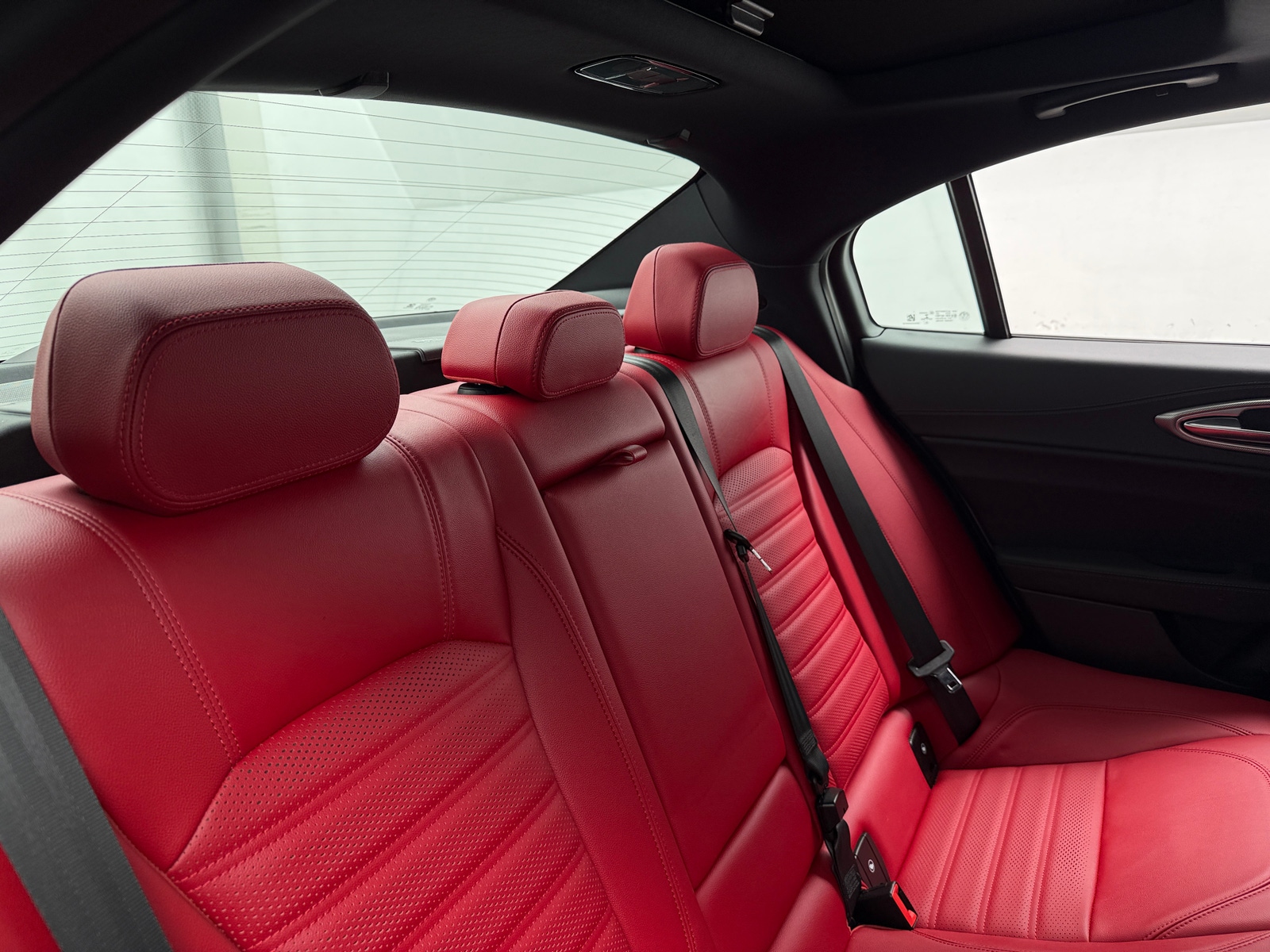 Thumbnail: 2024 Alfa Romeo Giulia - 5