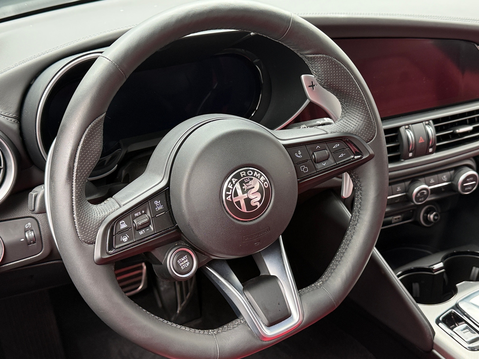 Thumbnail: 2024 Alfa Romeo Giulia - 4