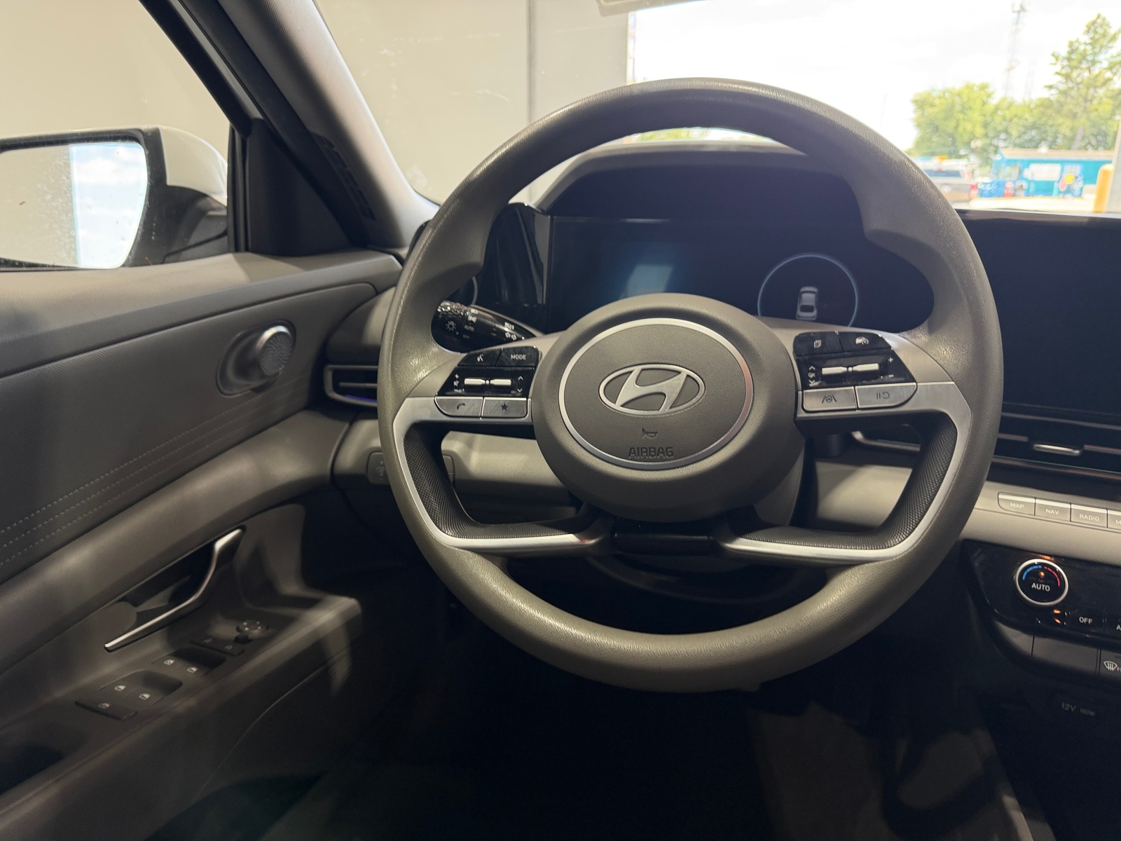 Thumbnail: 2024 Hyundai Elantra - 5