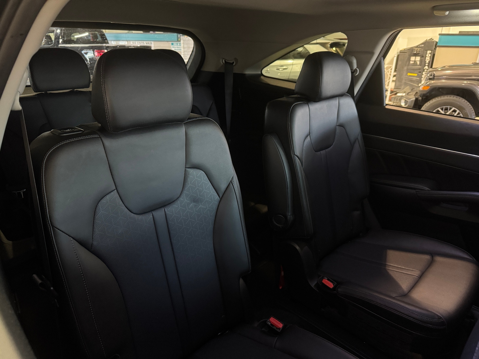 Thumbnail: 2023 Kia Sorento - 5