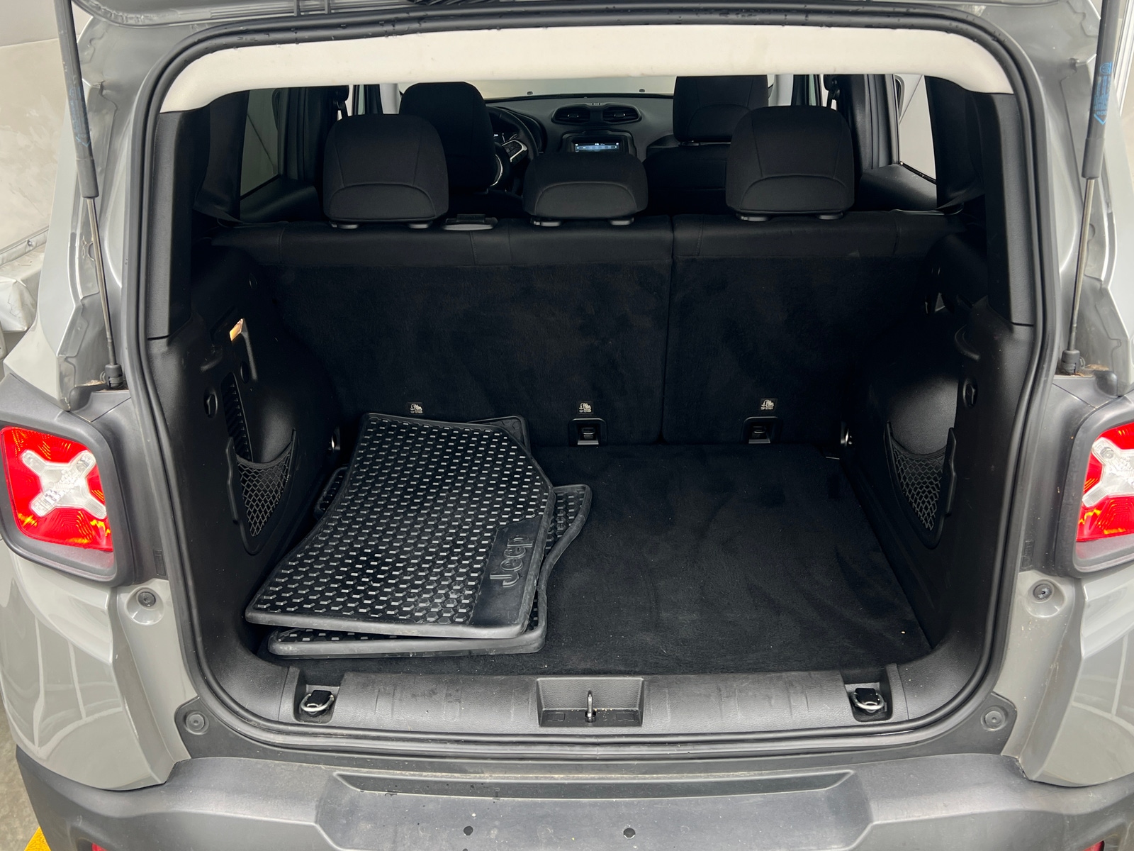 Thumbnail: 2020 Jeep Renegade - 7