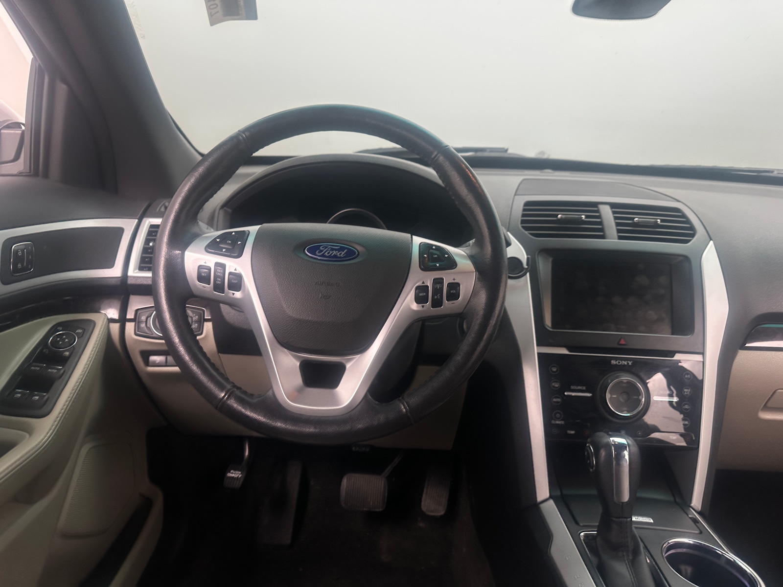 Thumbnail: 2015 Ford Explorer - 4