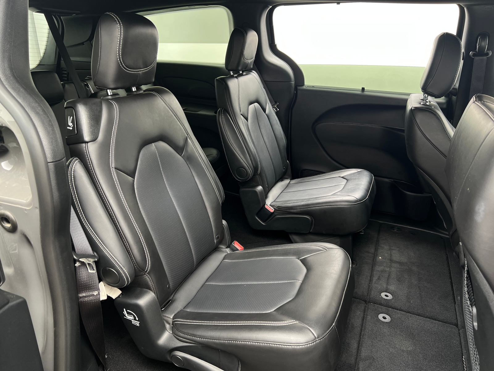 Thumbnail: 2025 Chrysler Pacifica - 6