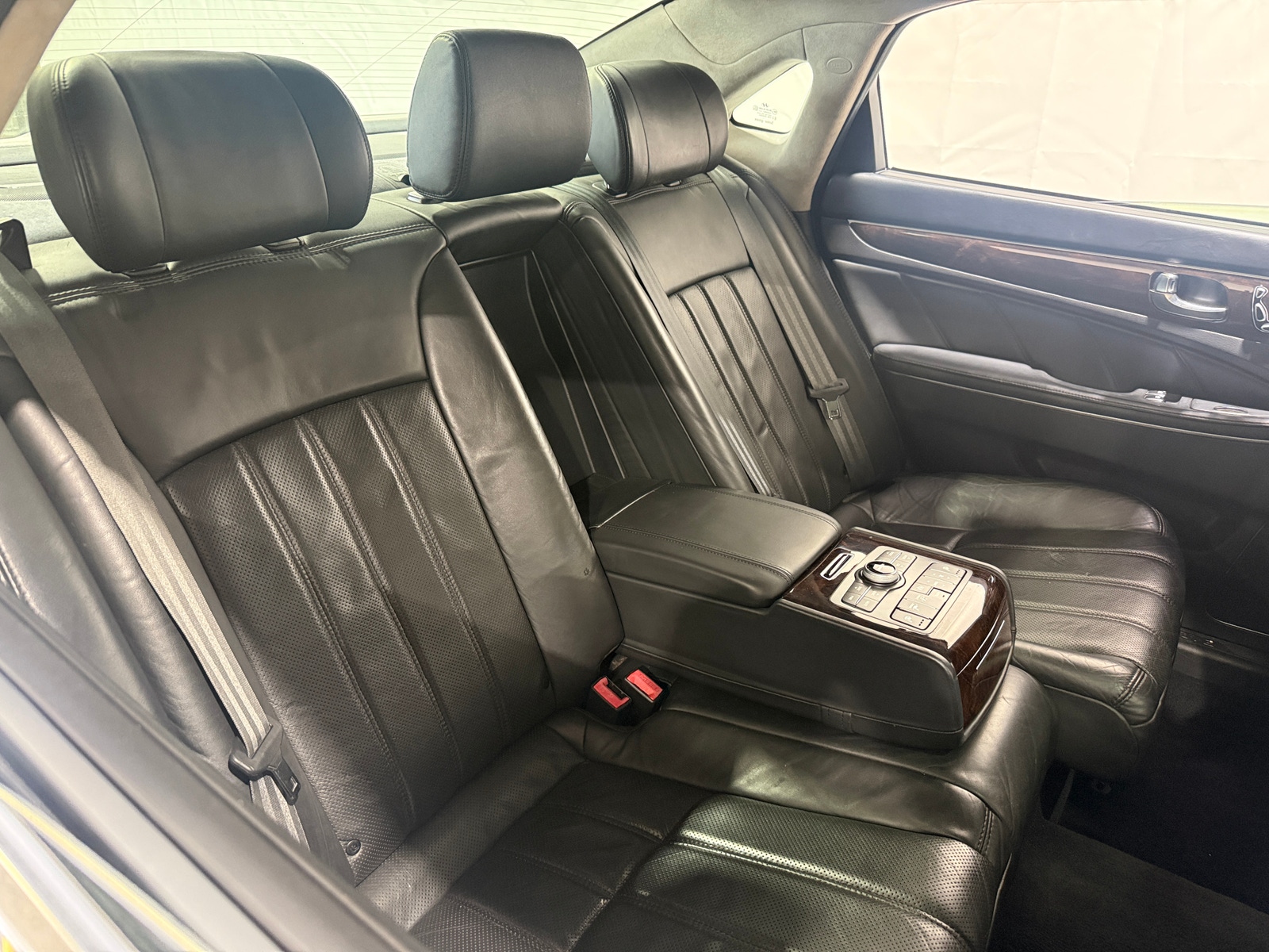 Thumbnail: 2011 Hyundai Equus - 5