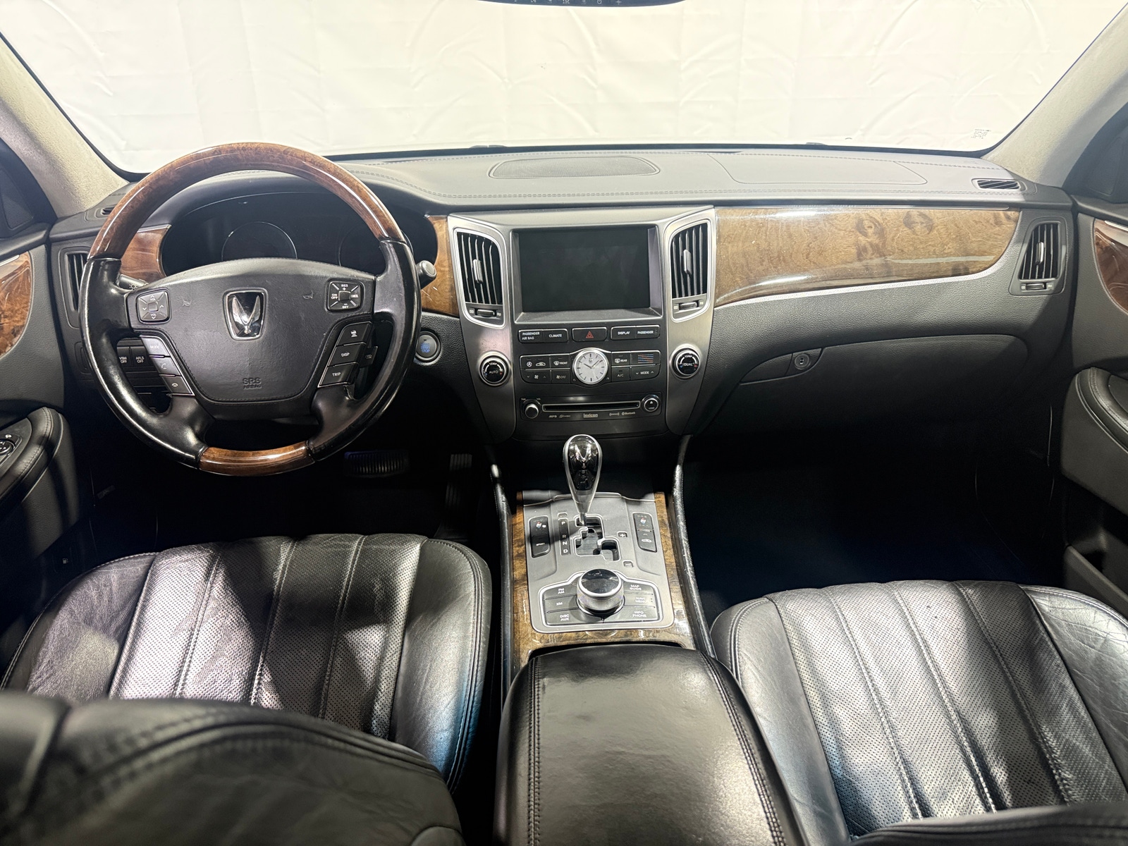 Thumbnail: 2011 Hyundai Equus - 2