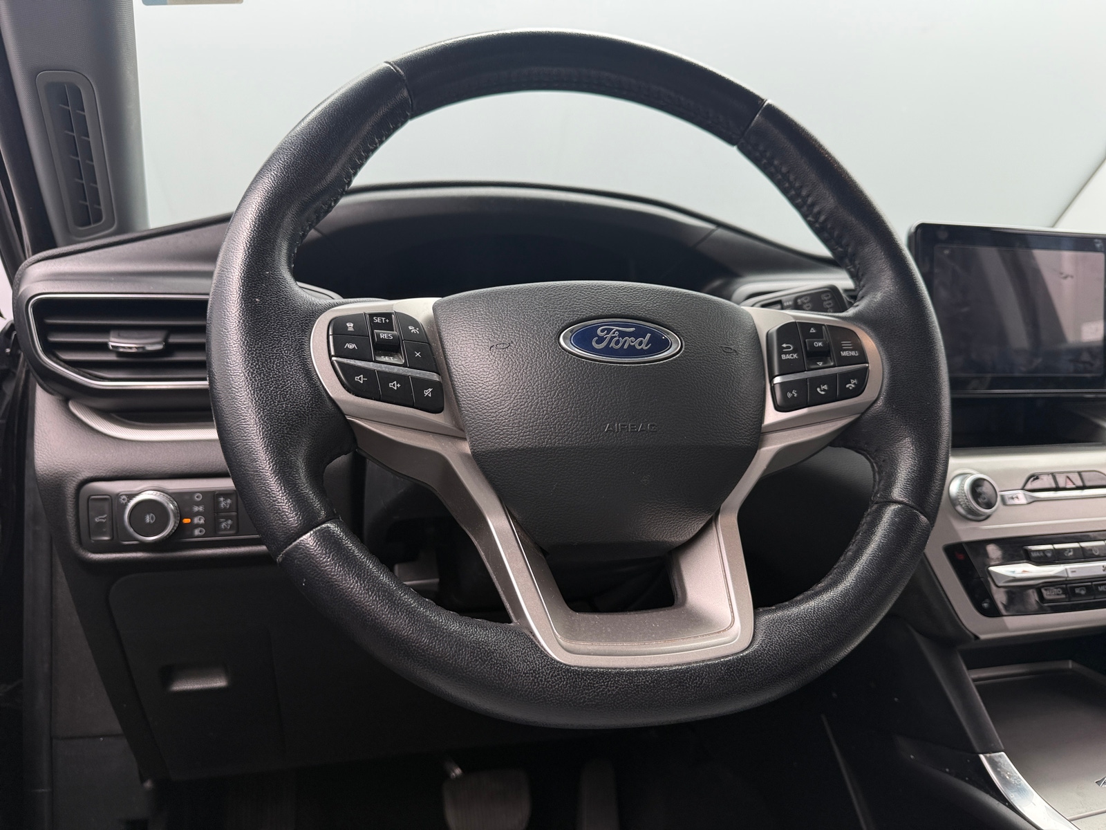 Thumbnail: 2021 Ford Explorer - 5