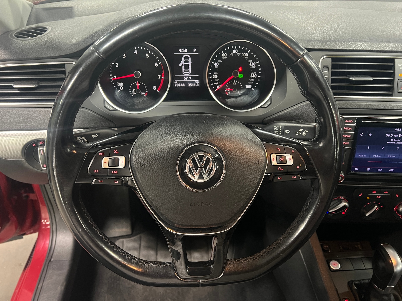 Thumbnail: 2017 Volkswagen Jetta - 4