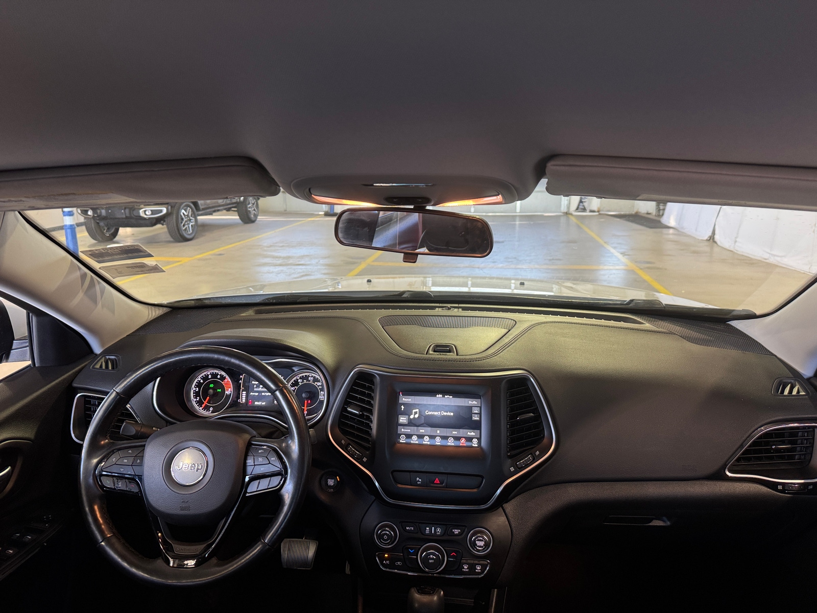 Thumbnail: 2020 Jeep Cherokee - 2