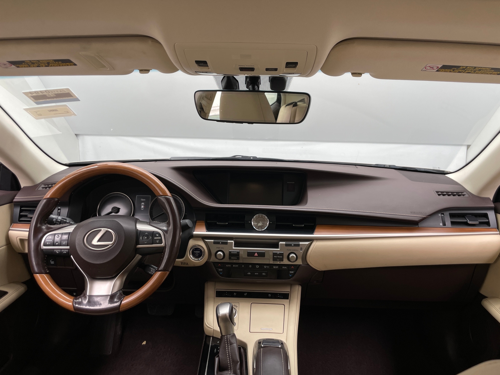 Thumbnail: 2016 Lexus ES - 2