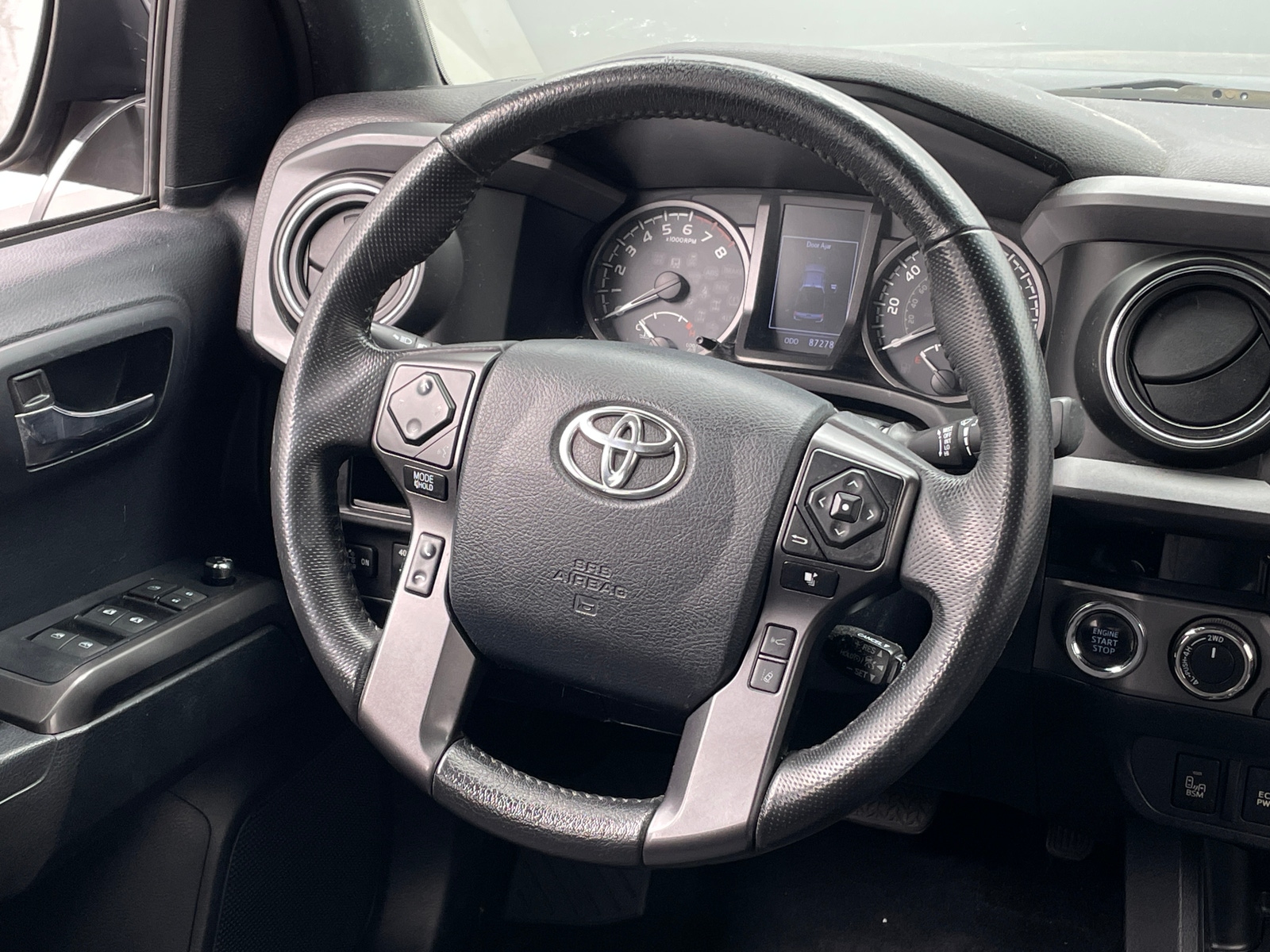 Thumbnail: 2018 Toyota Tacoma - 5