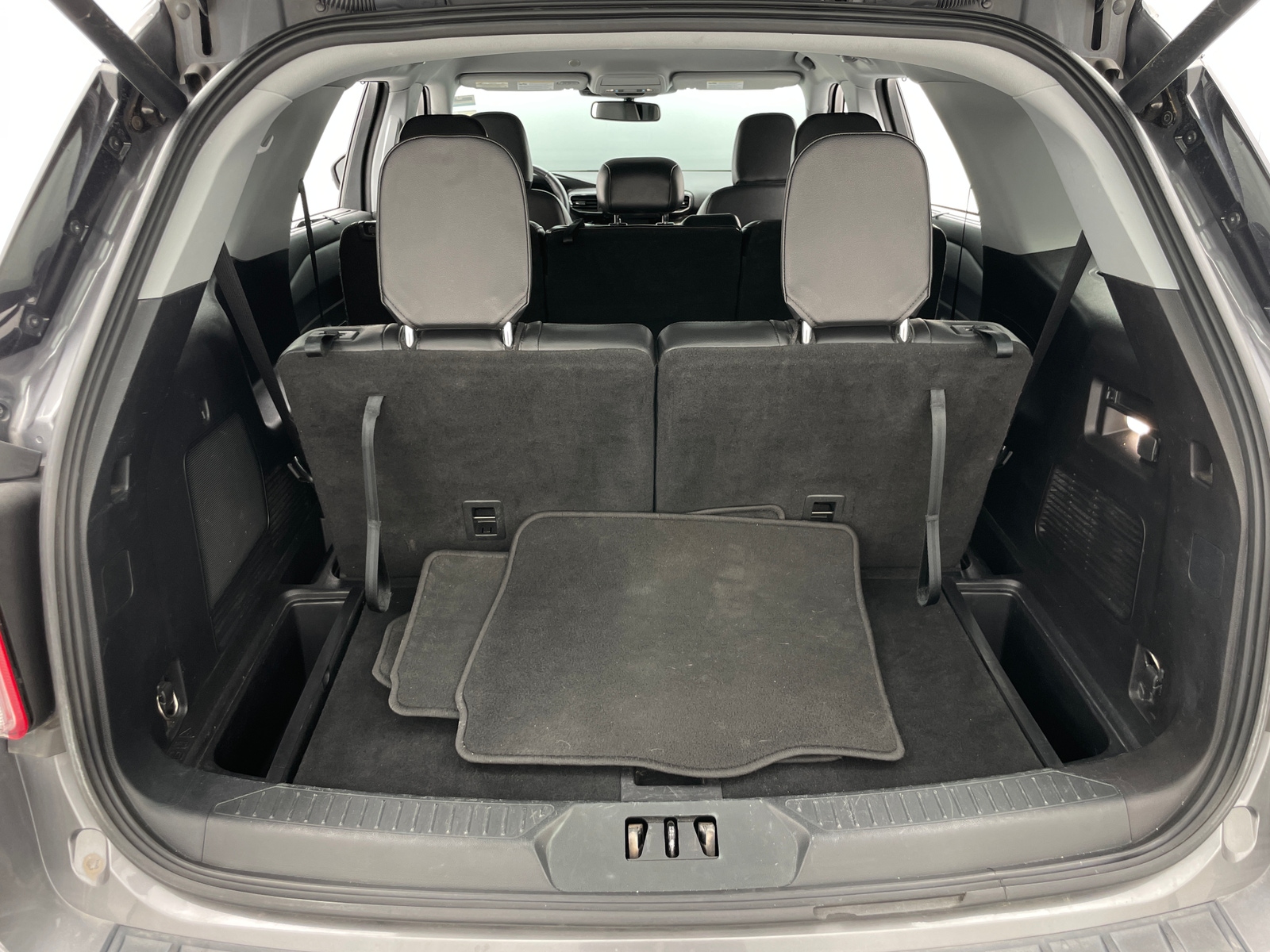 Thumbnail: 2021 Ford Explorer - 6