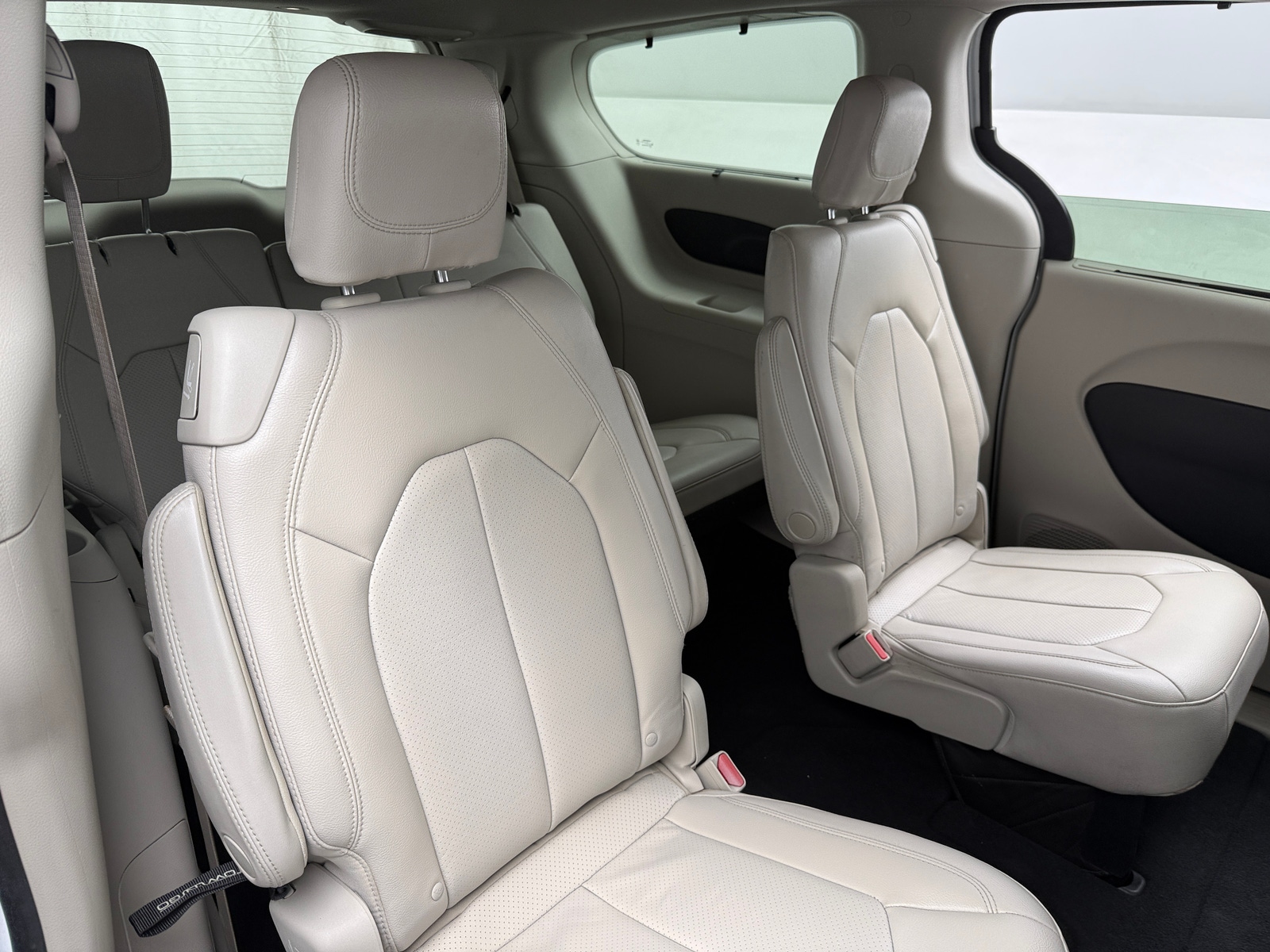 Thumbnail: 2021 Chrysler Pacifica - 5