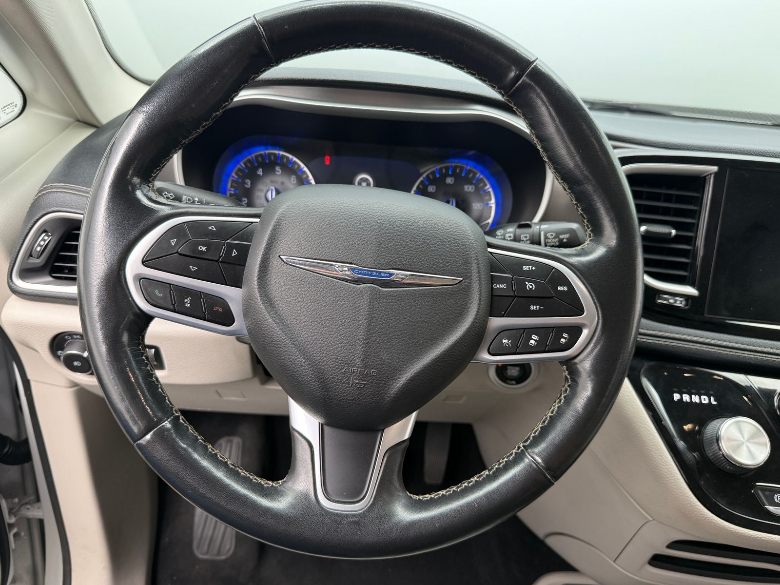 Thumbnail: 2021 Chrysler Pacifica - 4