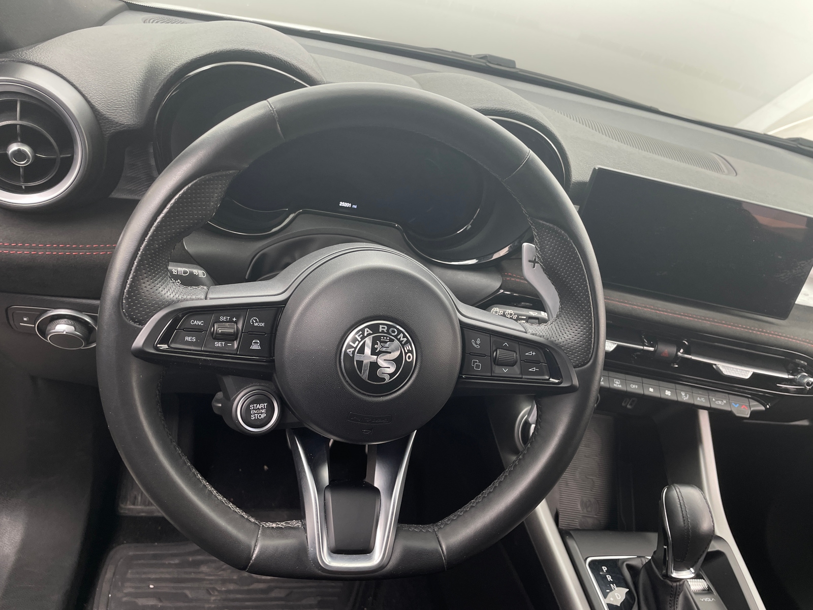 Thumbnail: 2024 Alfa Romeo Tonale - 4