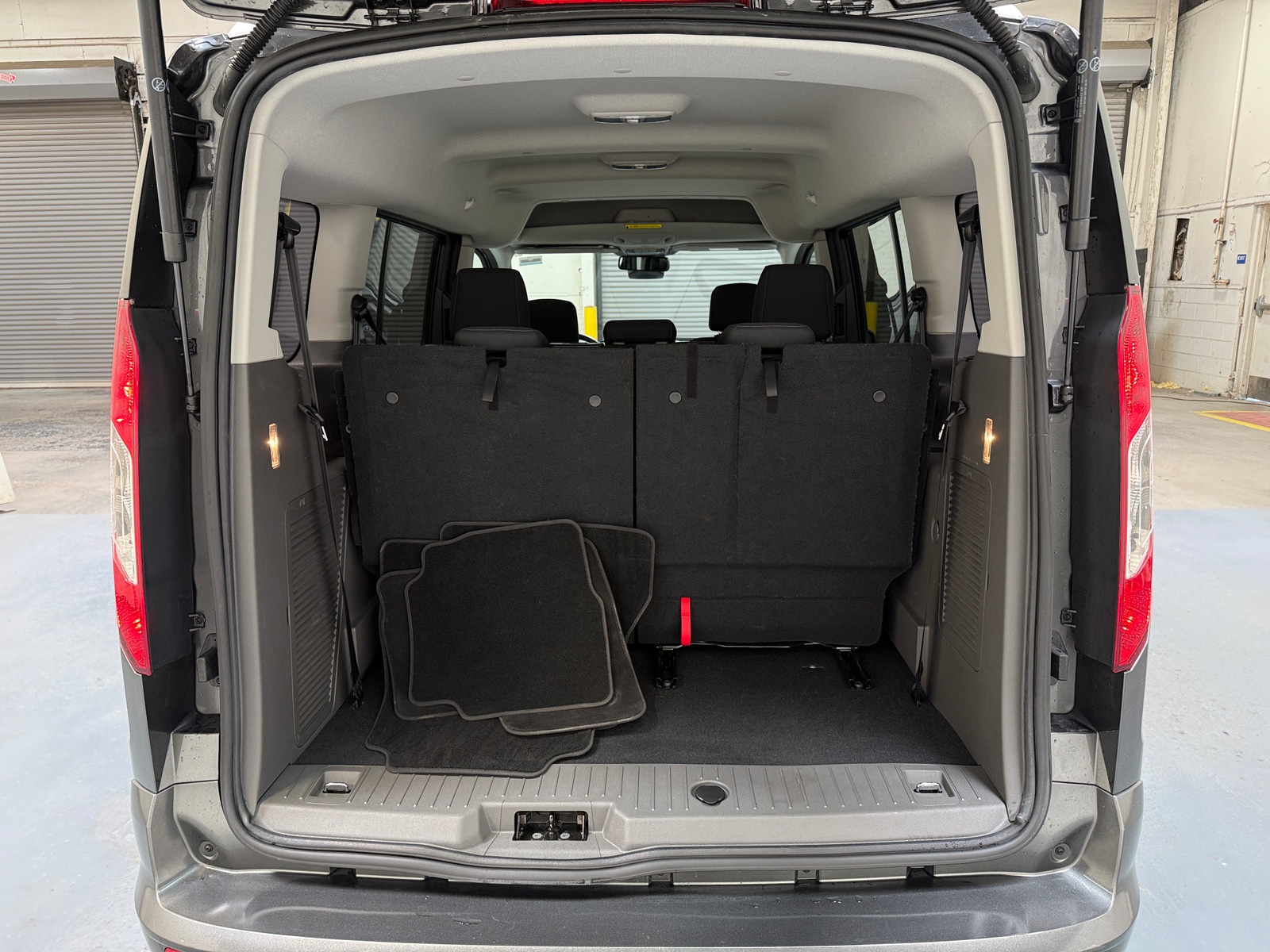 Thumbnail: 2020 Ford Transit Series - 7