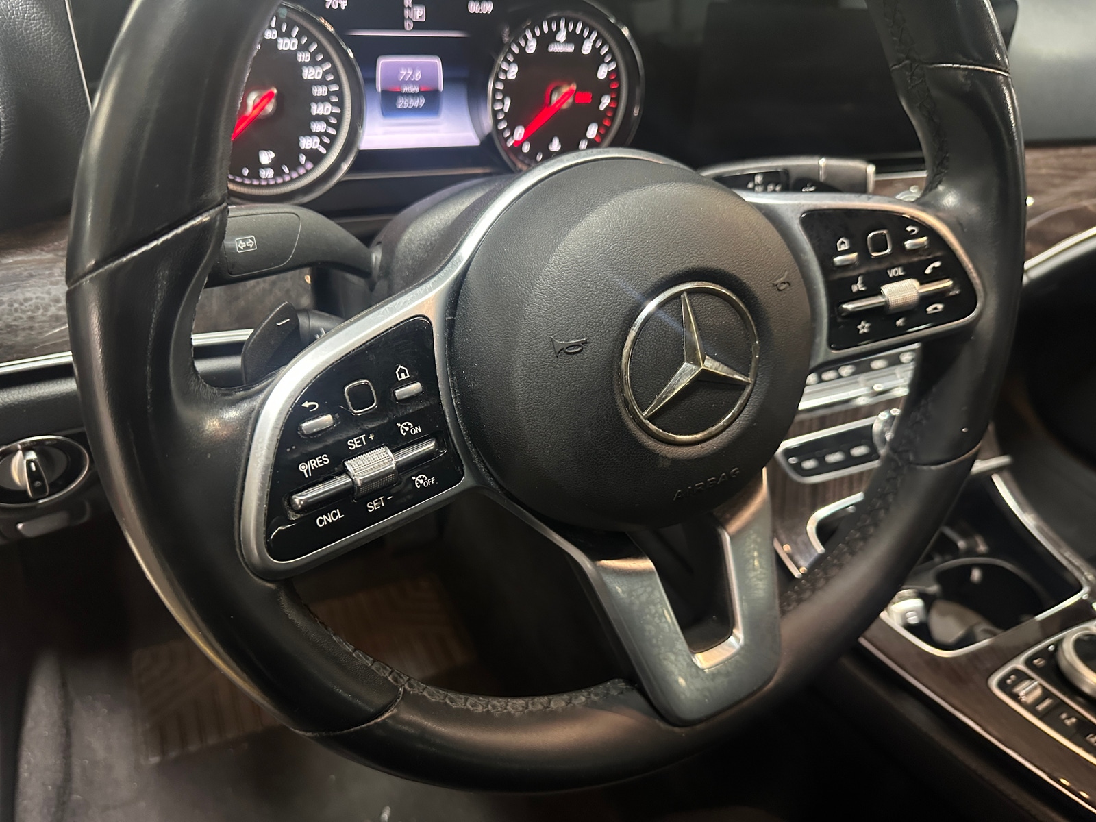 Thumbnail: 2019 Mercedes-Benz E-Class - 4