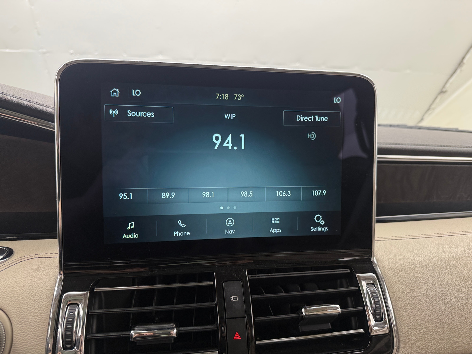 Thumbnail: 2020 Lincoln Navigator L - 3