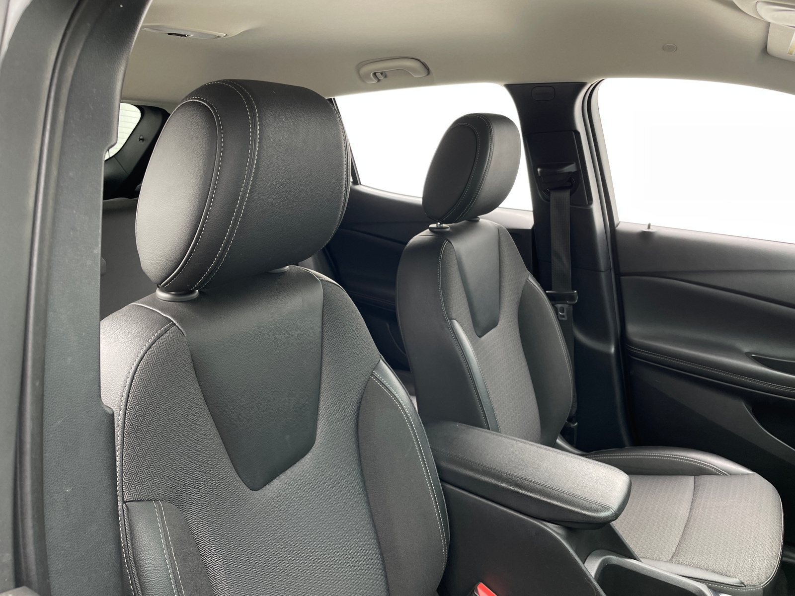 Thumbnail: 2025 Buick Encore GX - 2