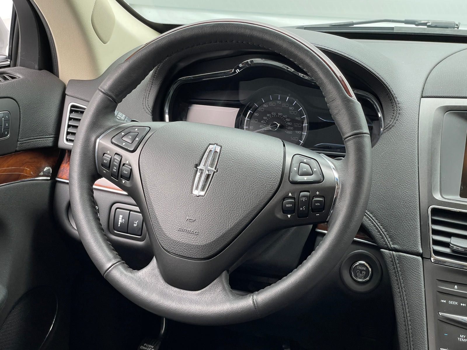 Thumbnail: 2014 Lincoln MKT - 4