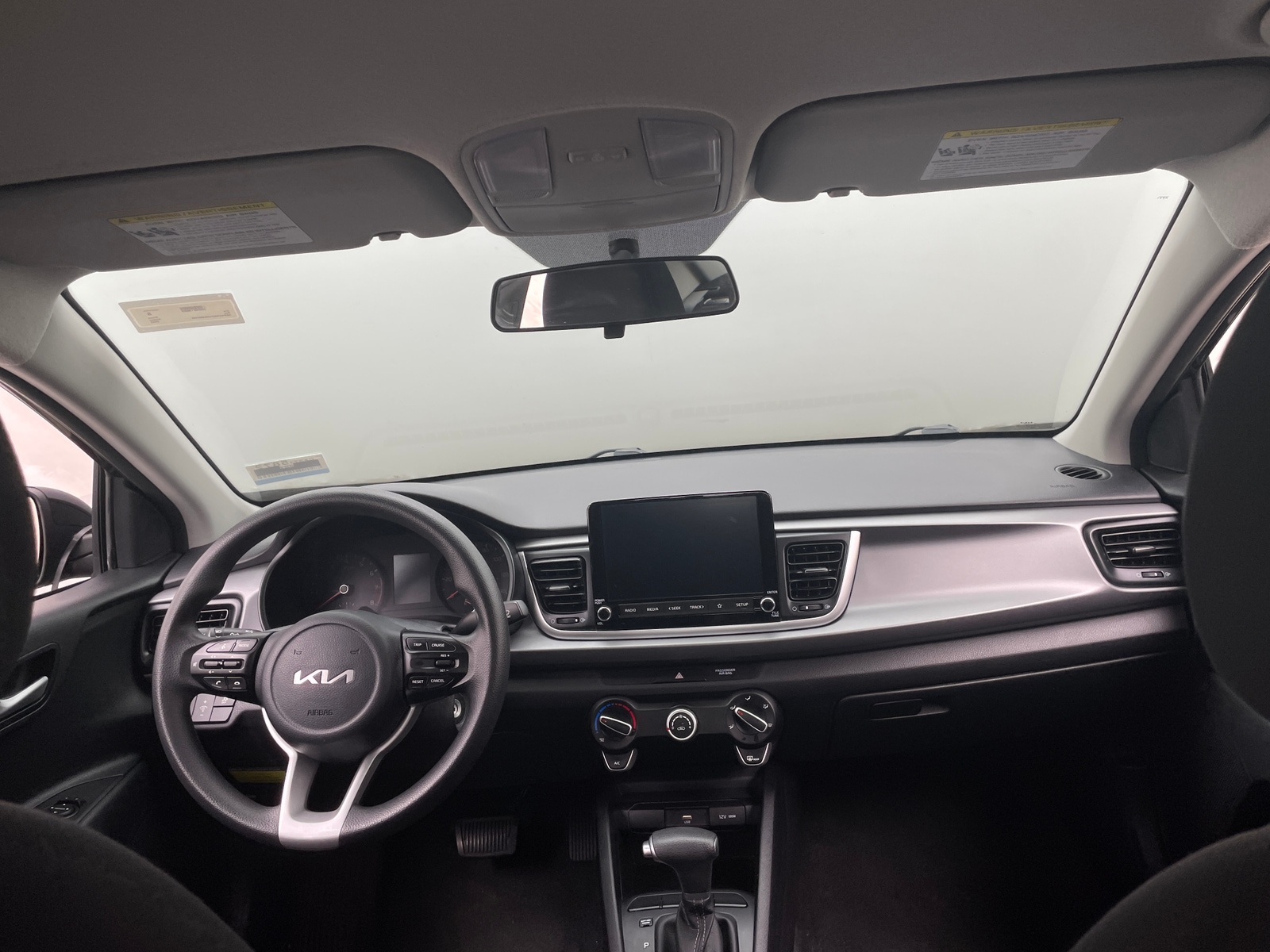 Thumbnail: 2022 Kia Rio - 3