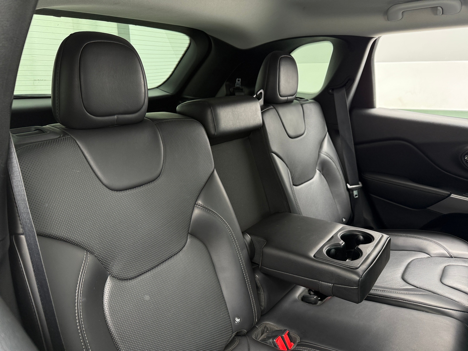 Thumbnail: 2019 Jeep Cherokee - 5