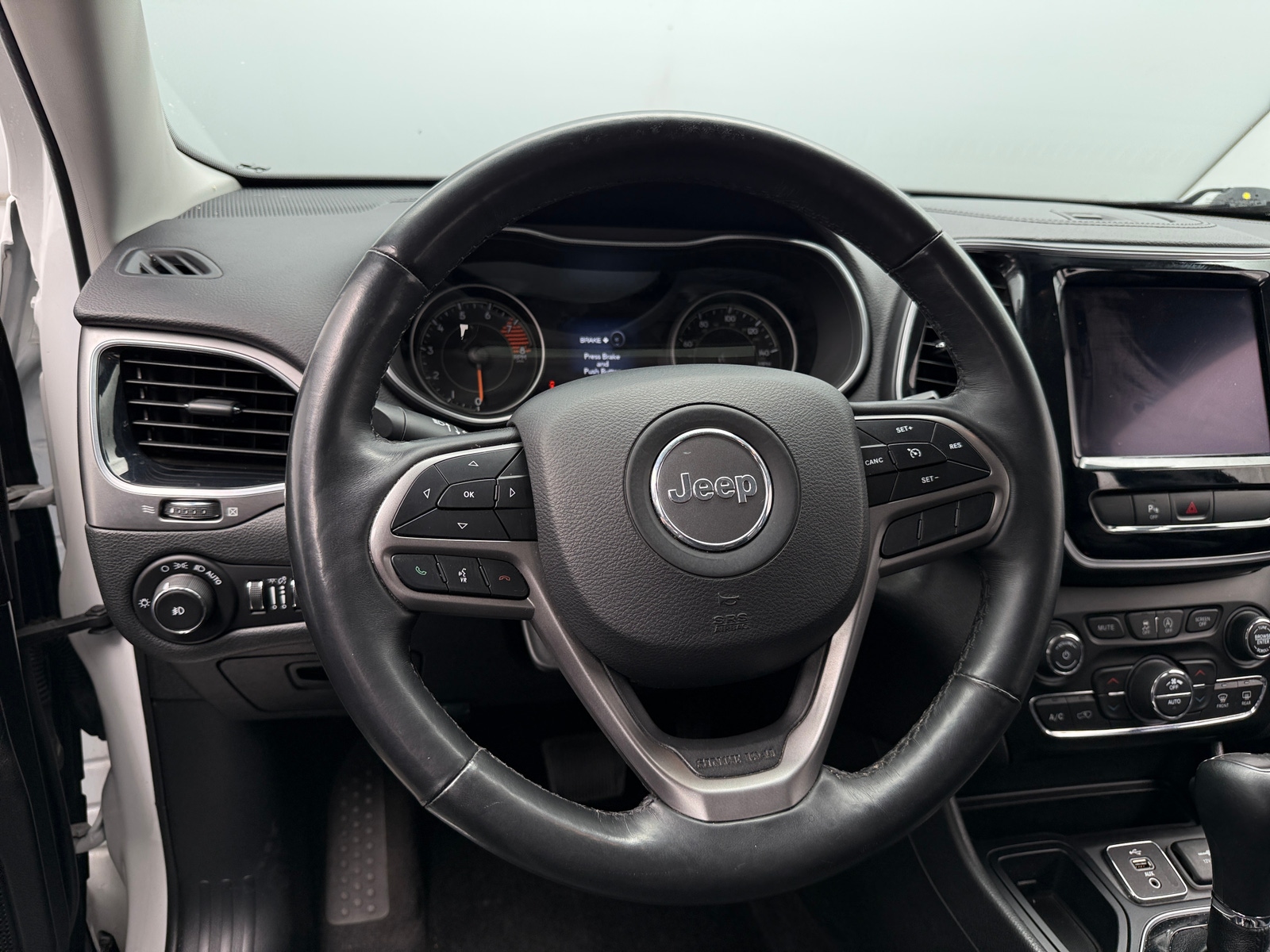 Thumbnail: 2019 Jeep Cherokee - 4