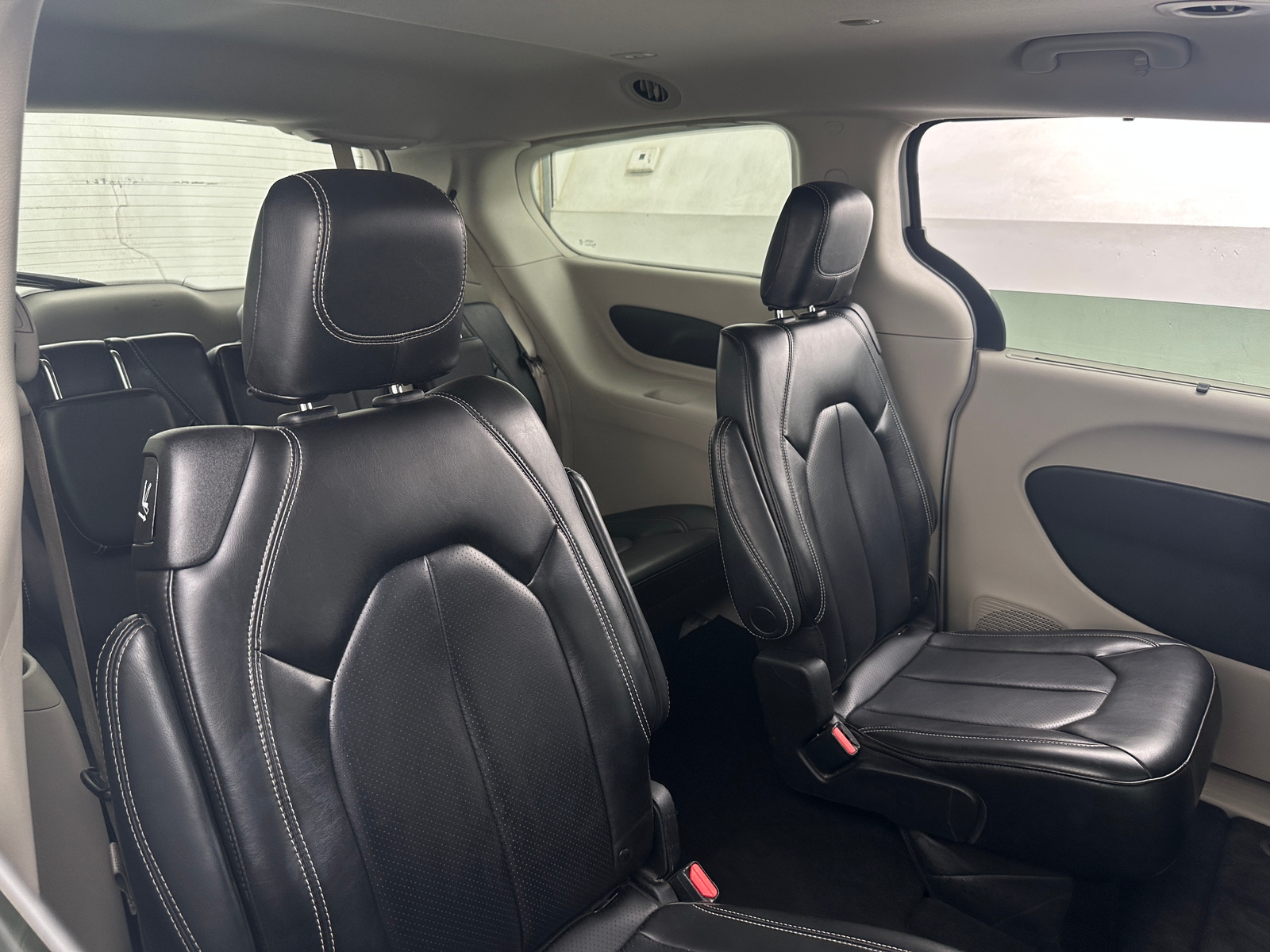 Thumbnail: 2023 Chrysler Pacifica - 5
