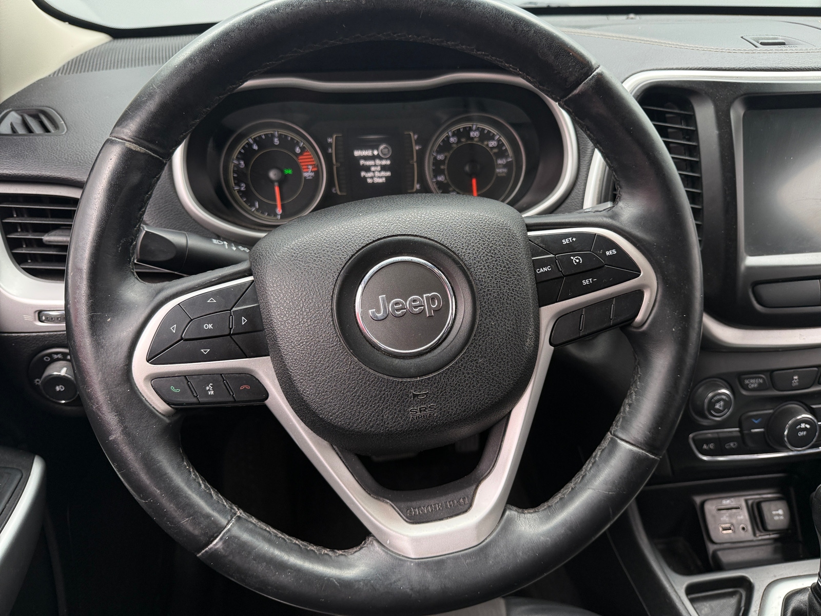 Thumbnail: 2018 Jeep Cherokee - 5