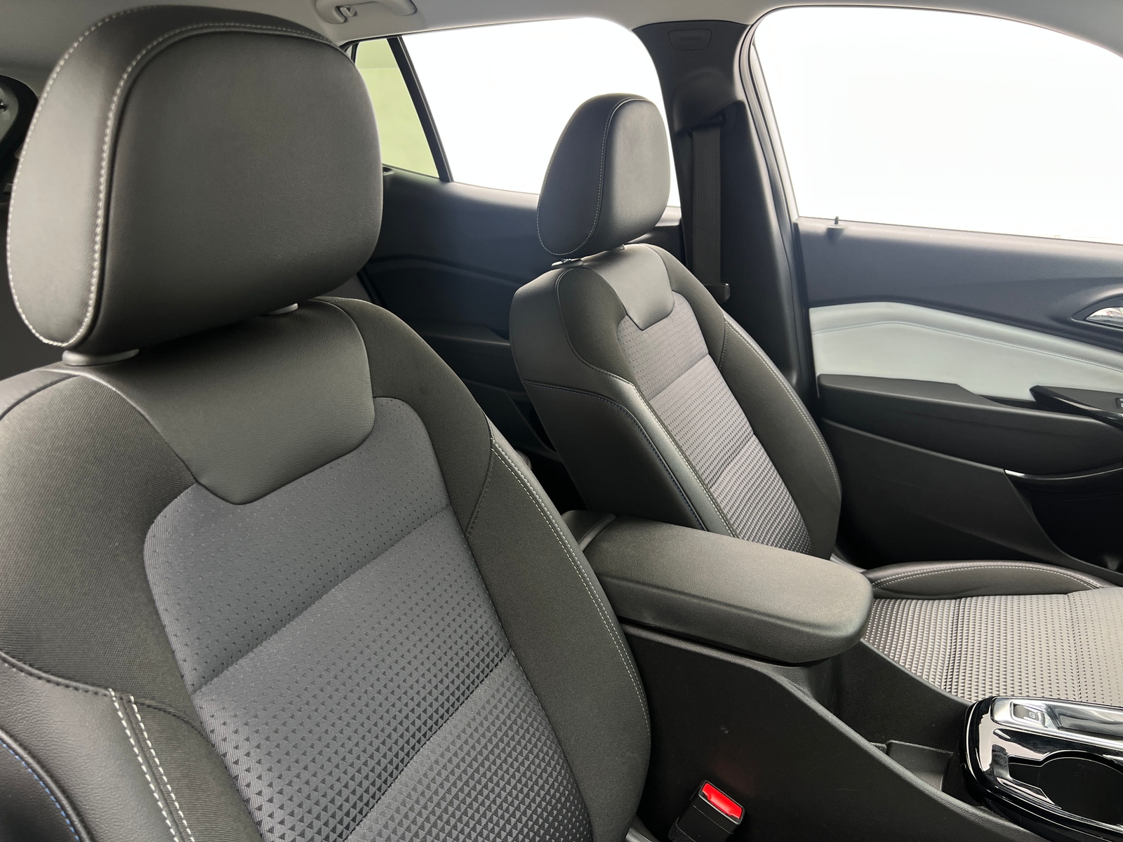 Thumbnail: 2025 Chevrolet Trax - 2